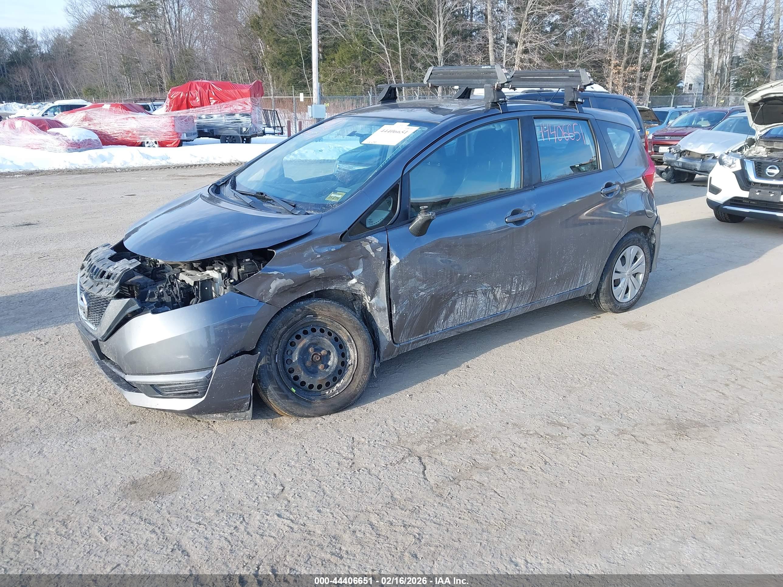 NISSAN VERSA image 2