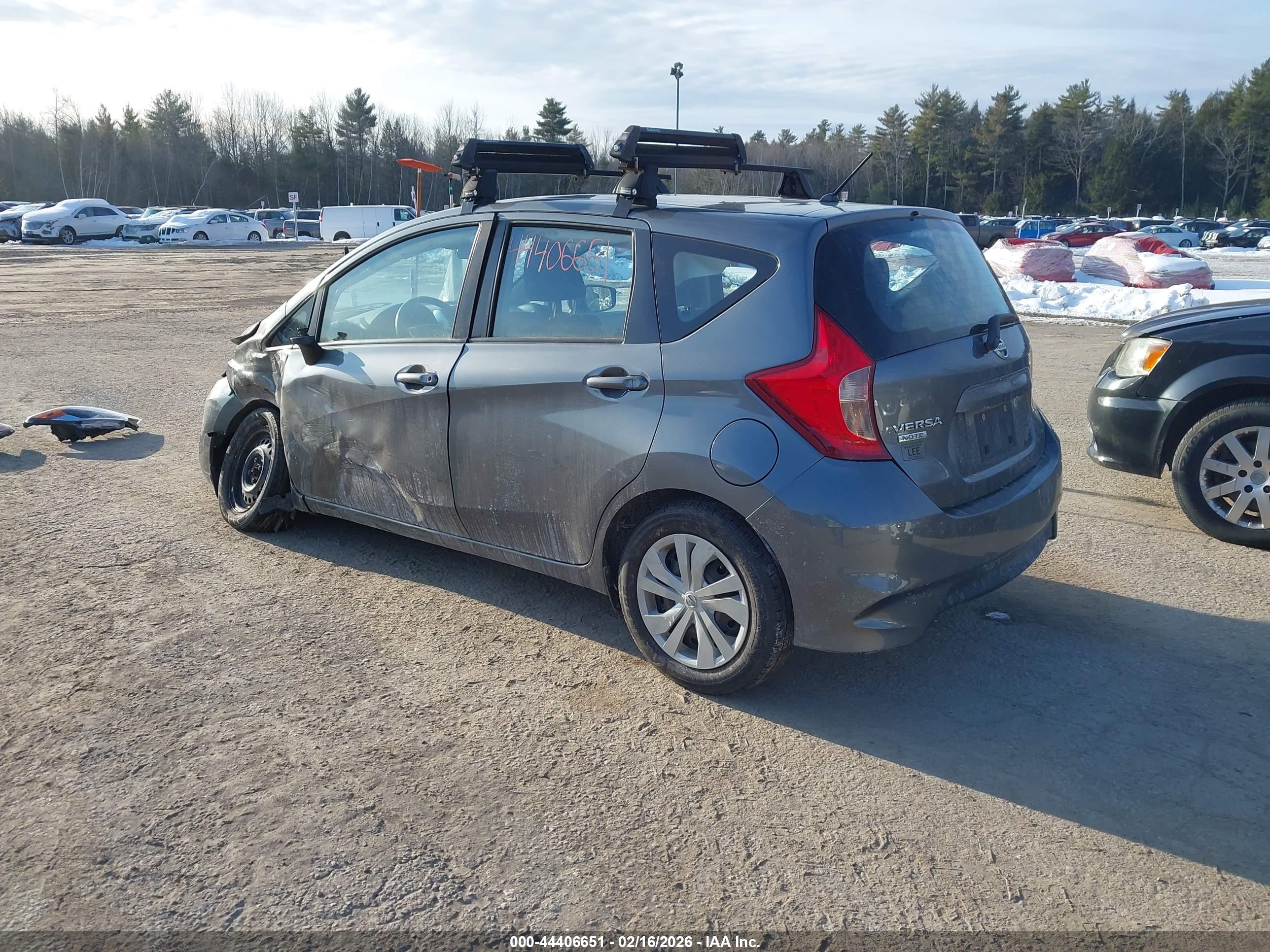 NISSAN VERSA image 3