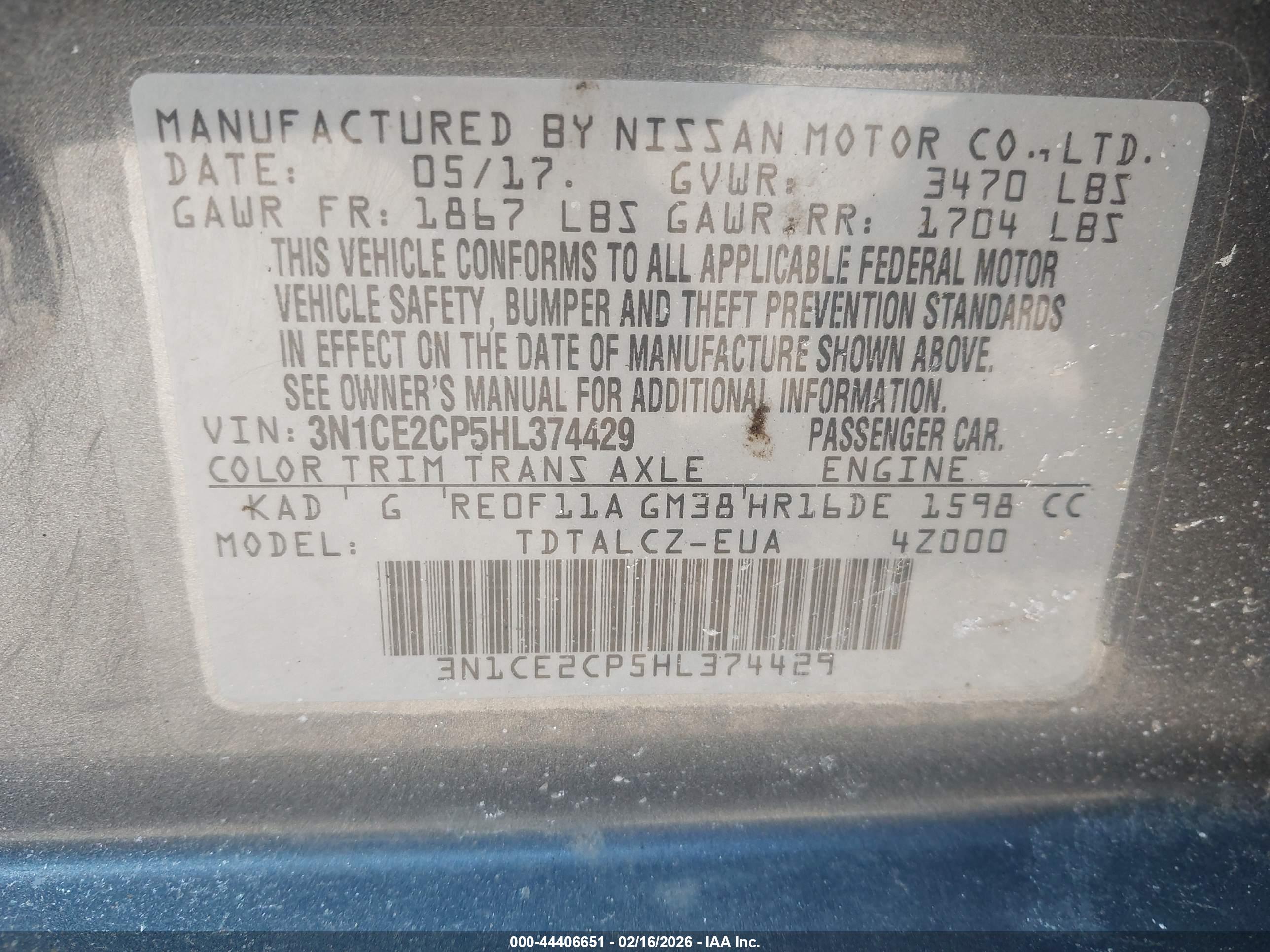 NISSAN VERSA image 9