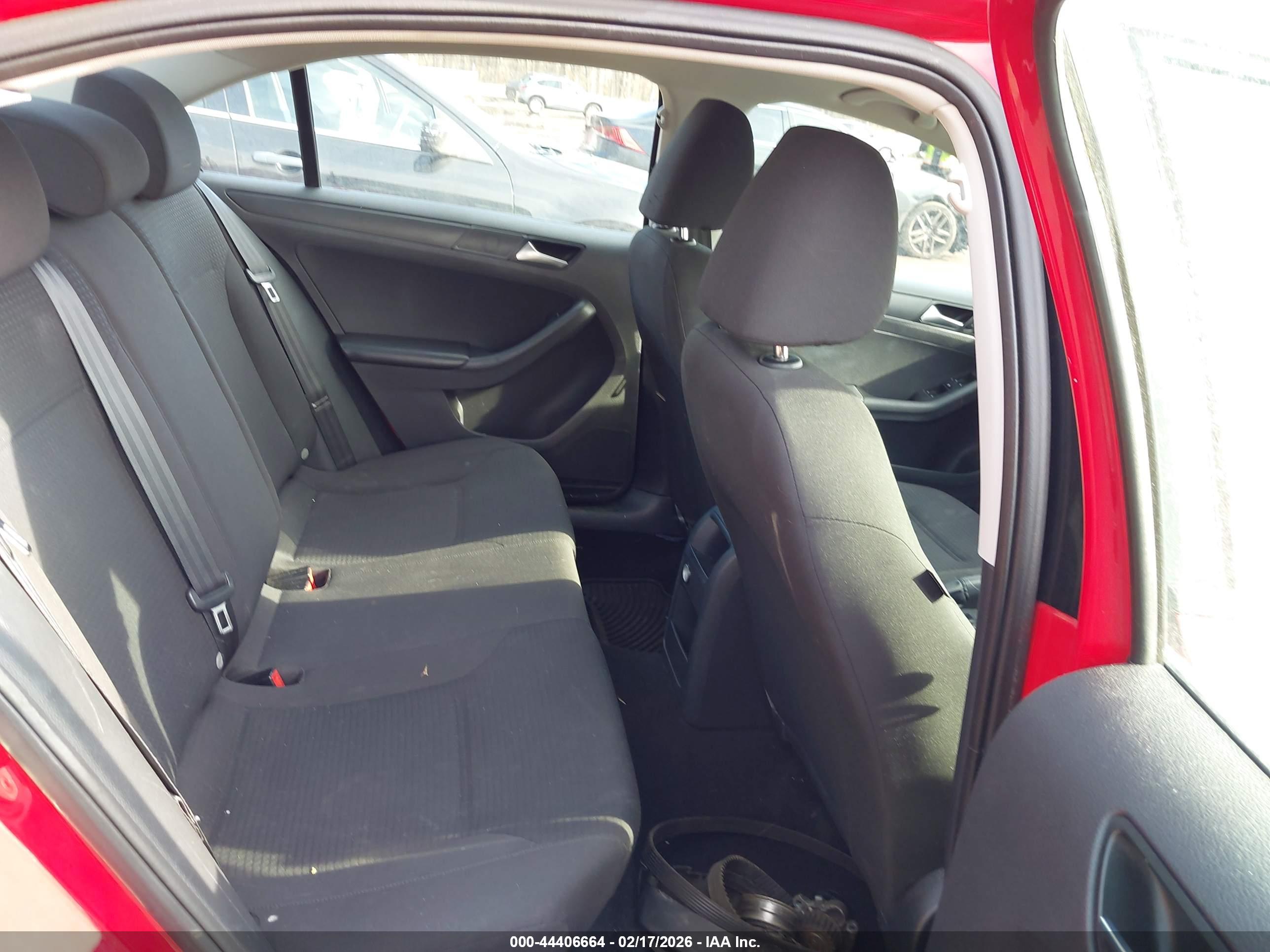 VOLKSWAGEN JETTA image 8