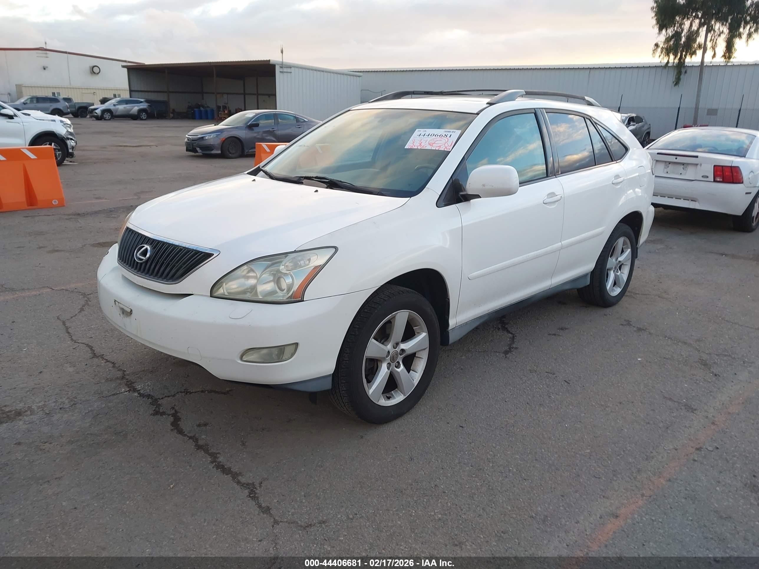 LEXUS RX image 2
