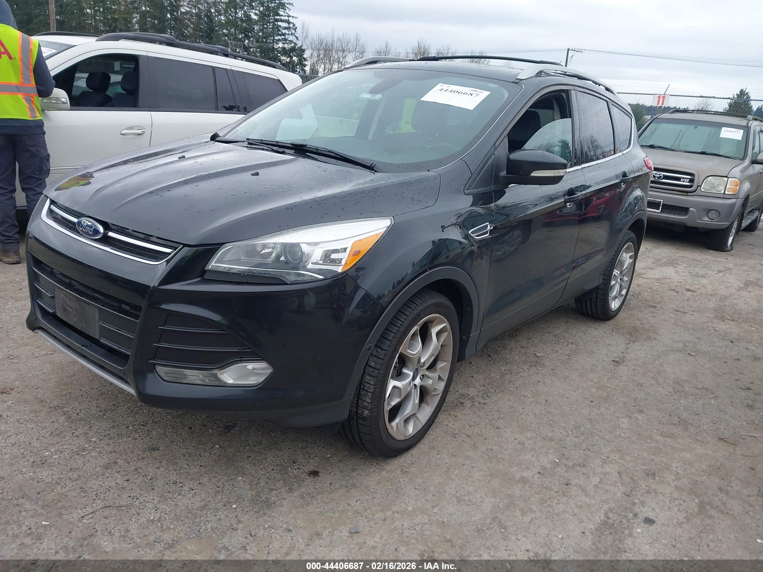 FORD ESCAPE image 2