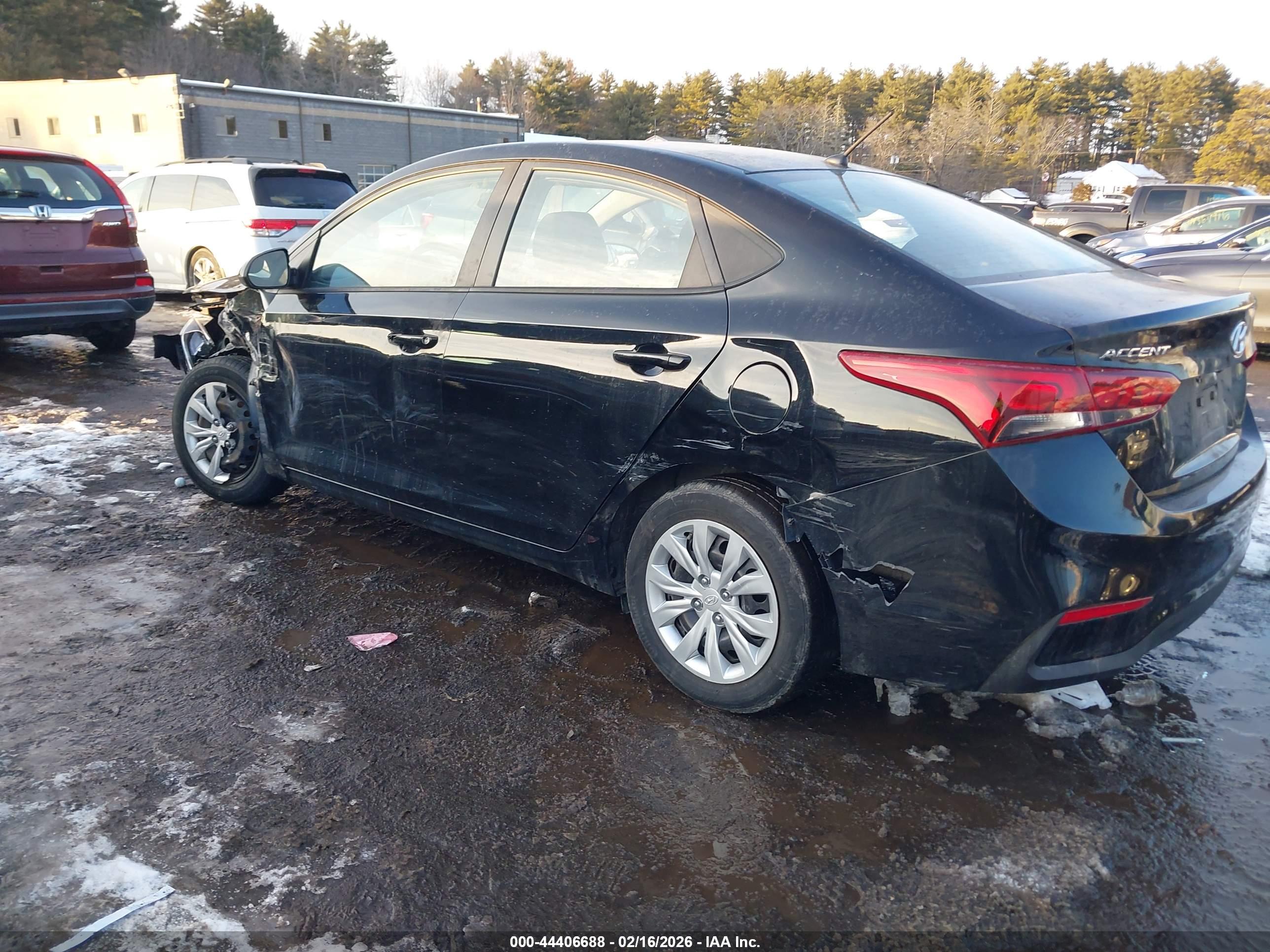 HYUNDAI ACCENT image 3