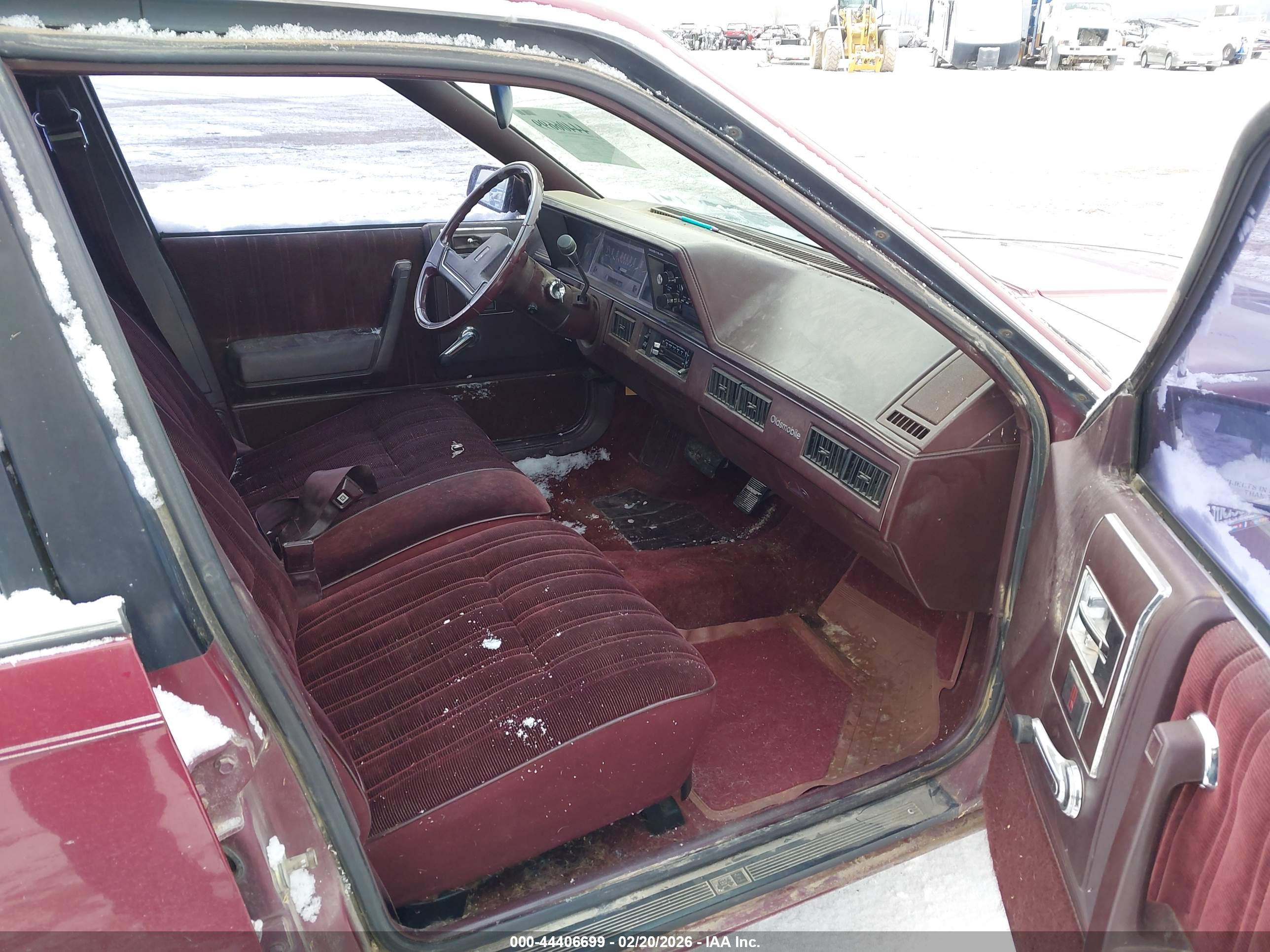 OLDSMOBILE CUTLASS image 5