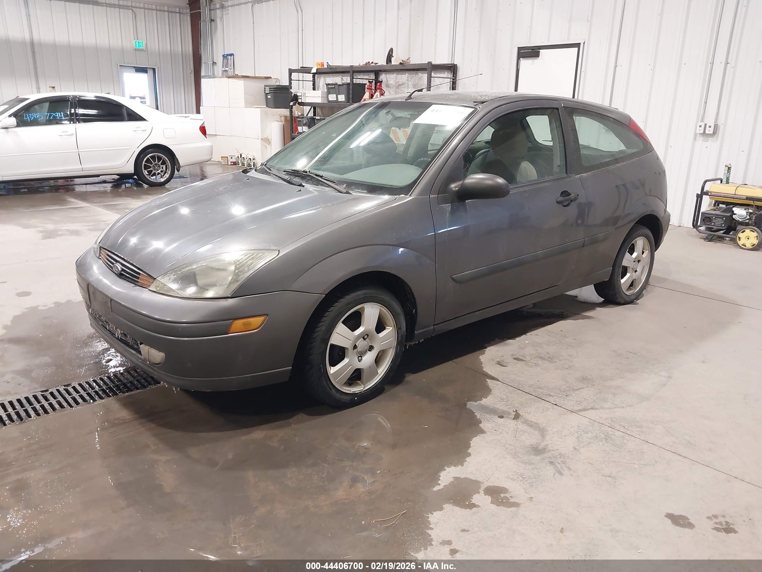 FORD FOCUS image 2
