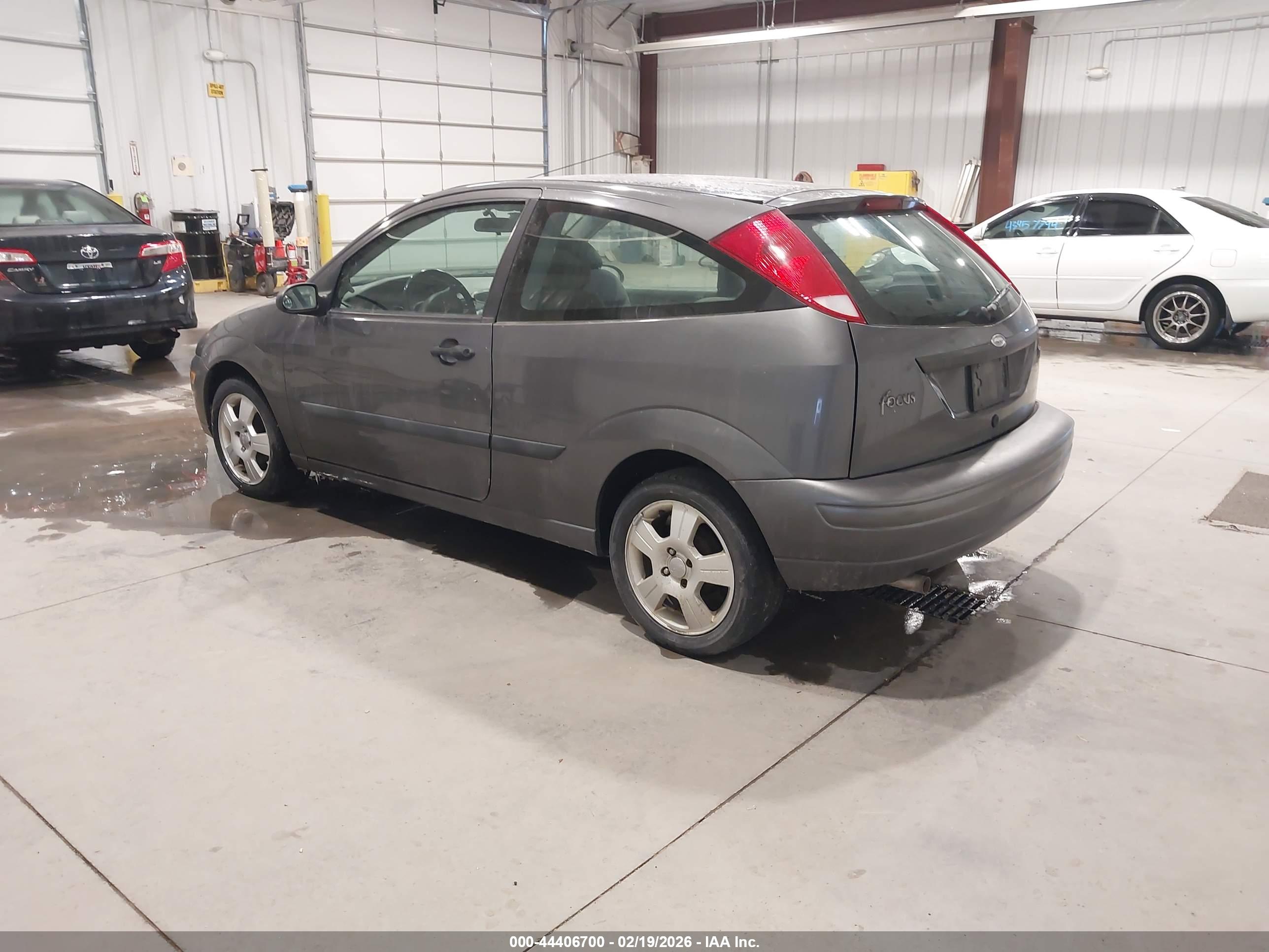 FORD FOCUS image 3