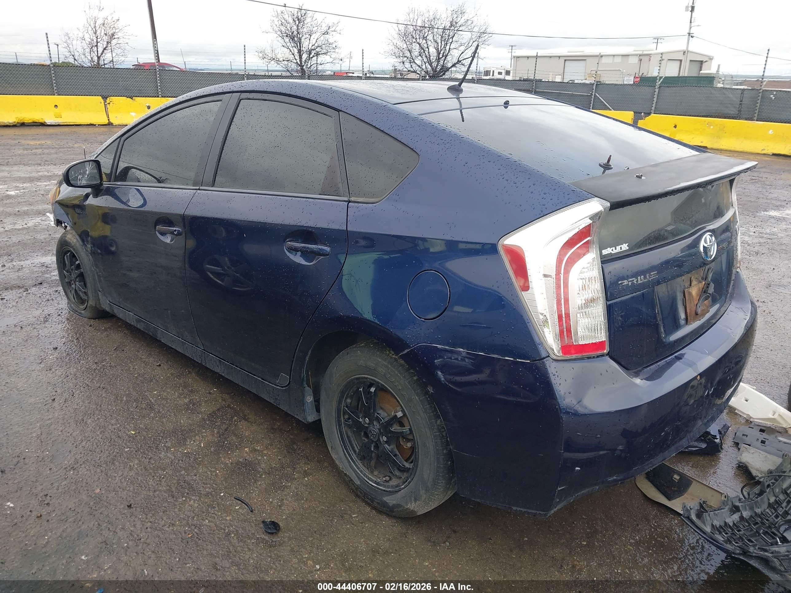 TOYOTA PRIUS image 3