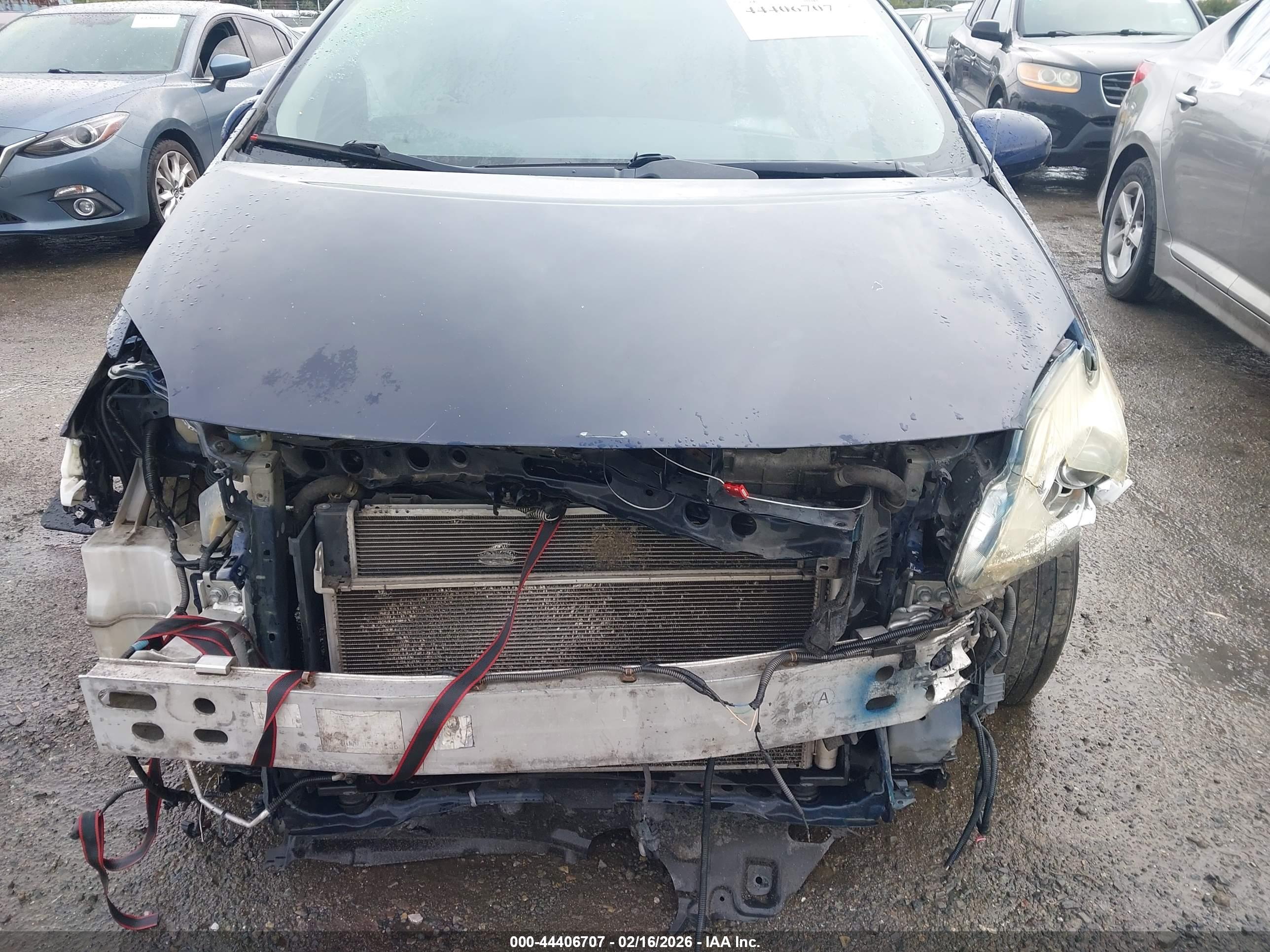 TOYOTA PRIUS image 6