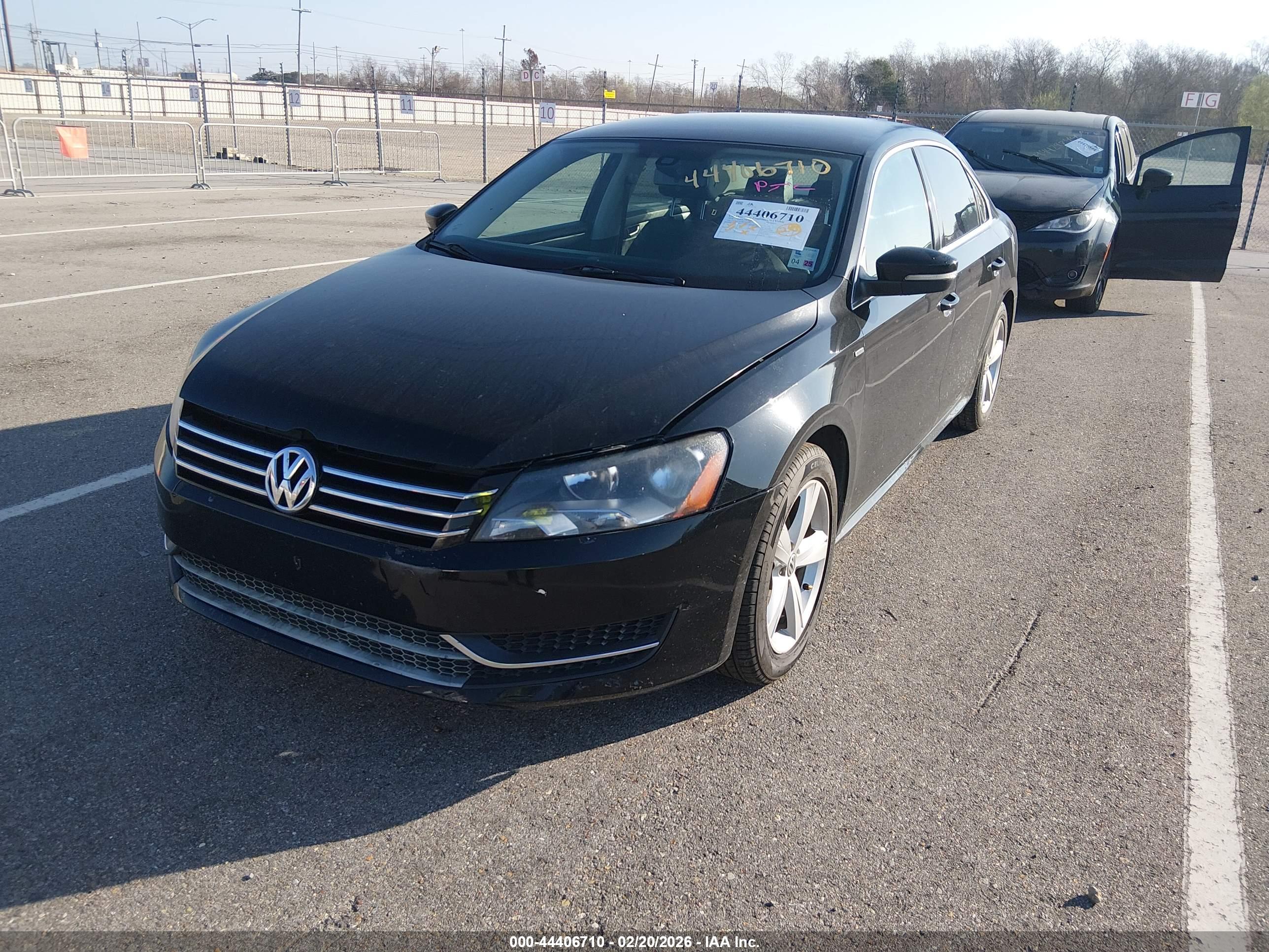 VOLKSWAGEN PASSAT image 2