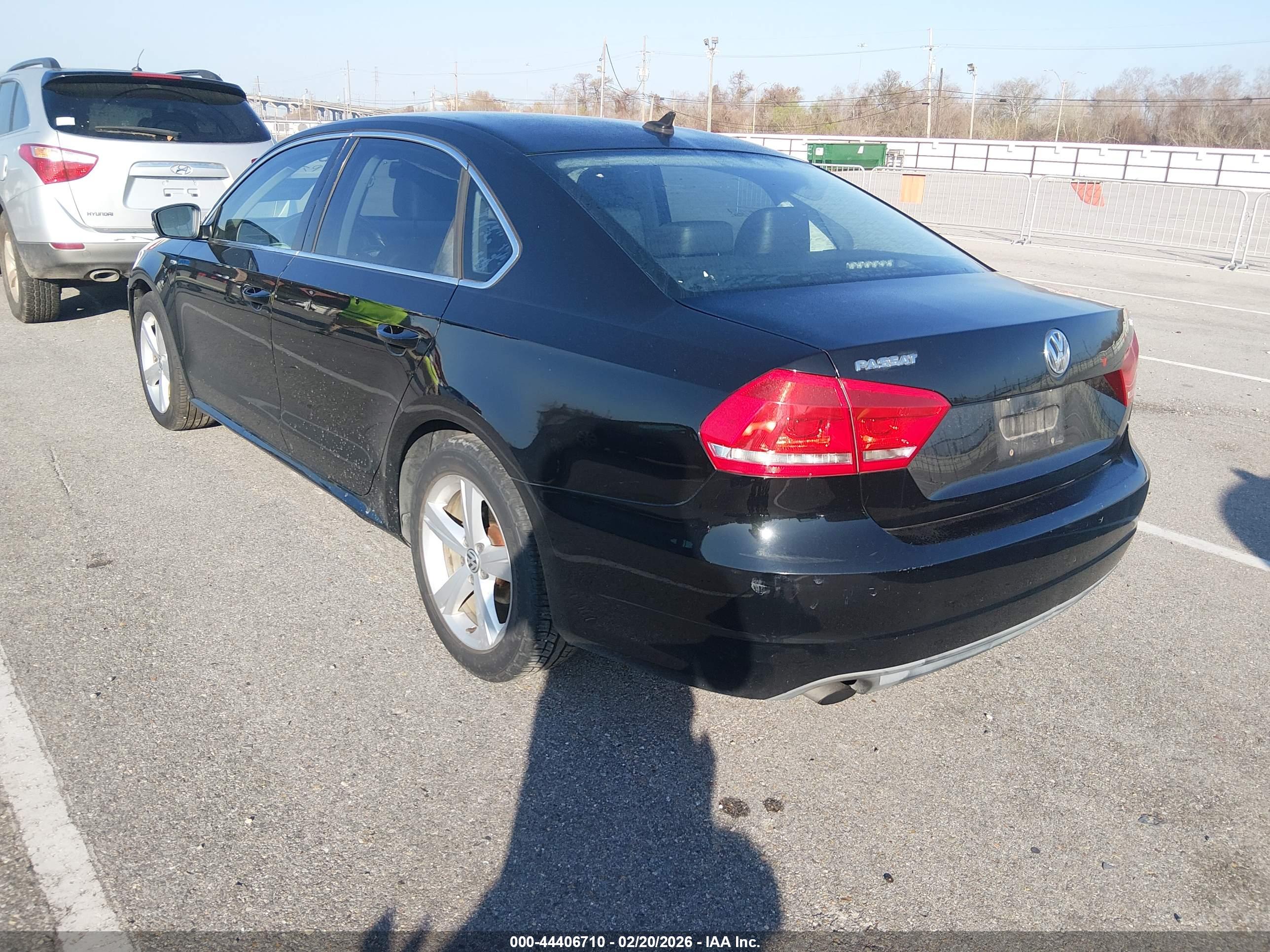 VOLKSWAGEN PASSAT image 3
