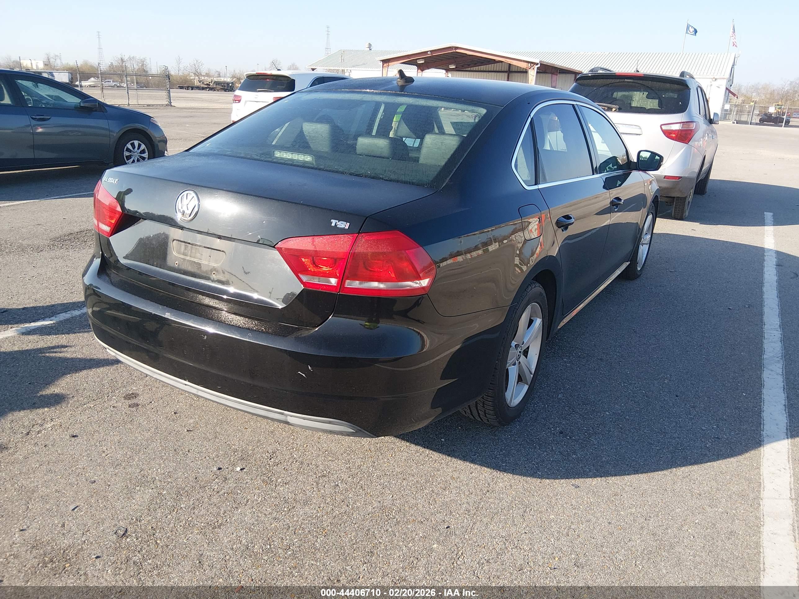 VOLKSWAGEN PASSAT image 4