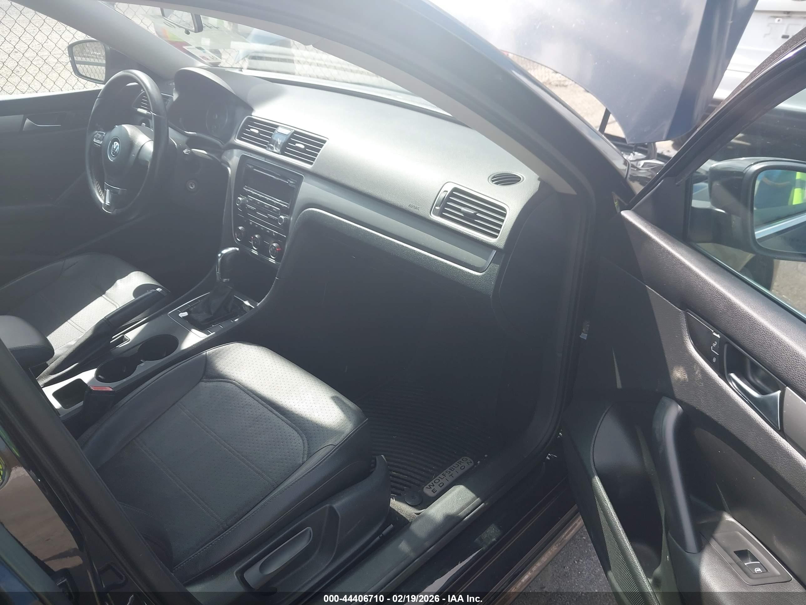 VOLKSWAGEN PASSAT image 5