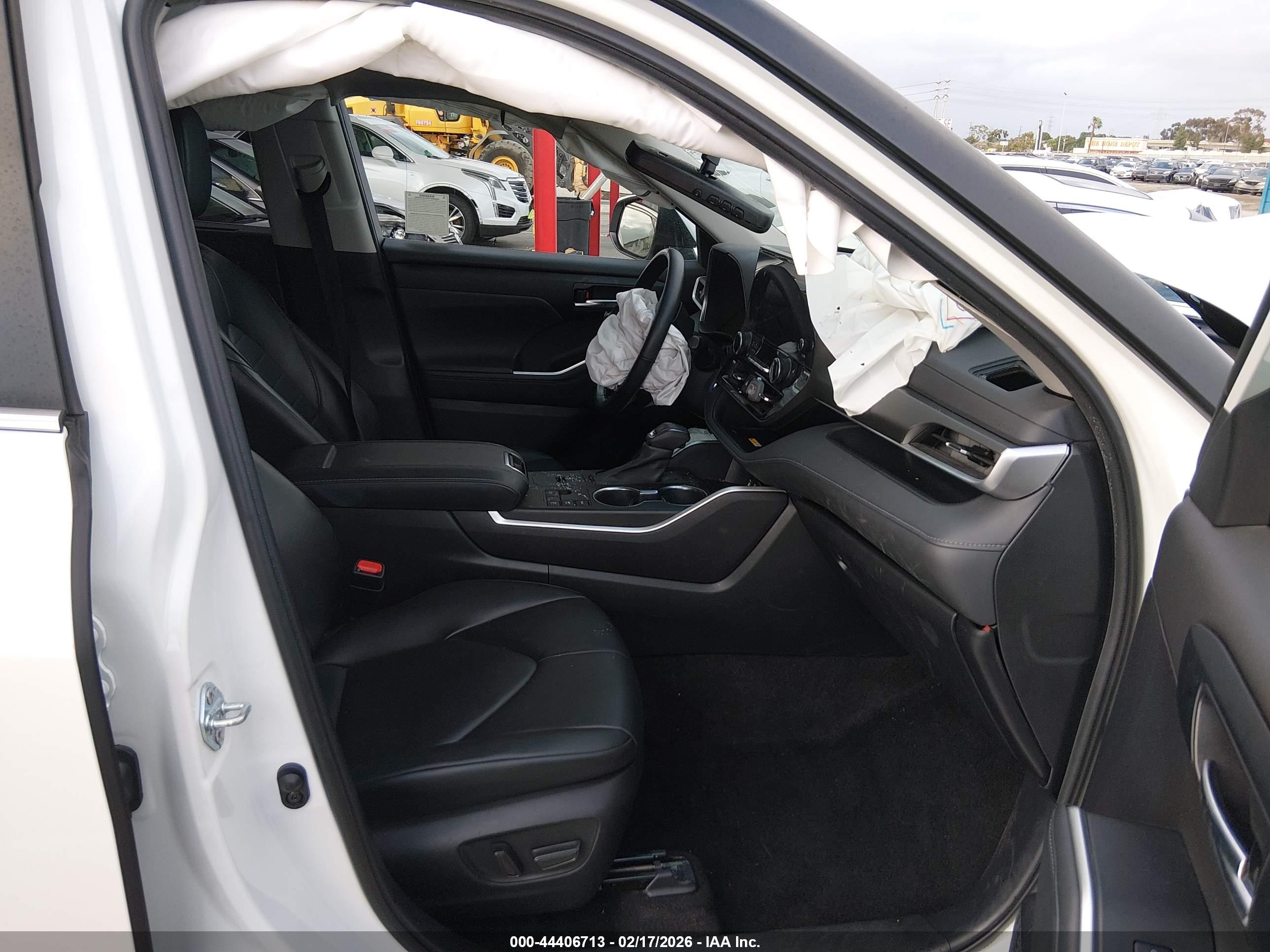 TOYOTA HIGHLANDER image 5