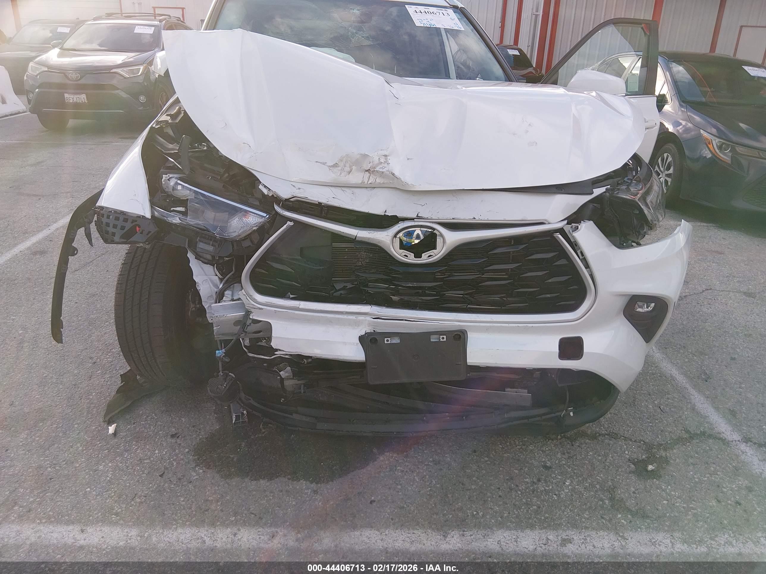 TOYOTA HIGHLANDER image 6