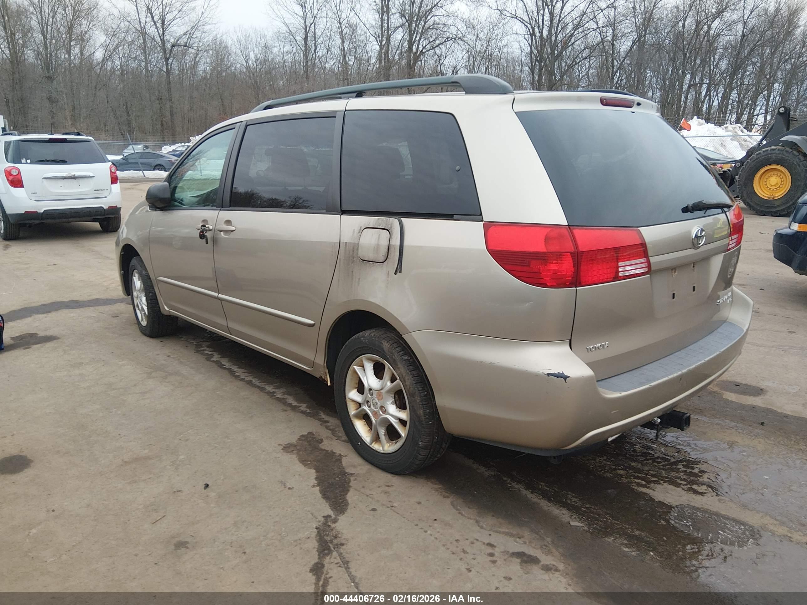 TOYOTA SIENNA image 3