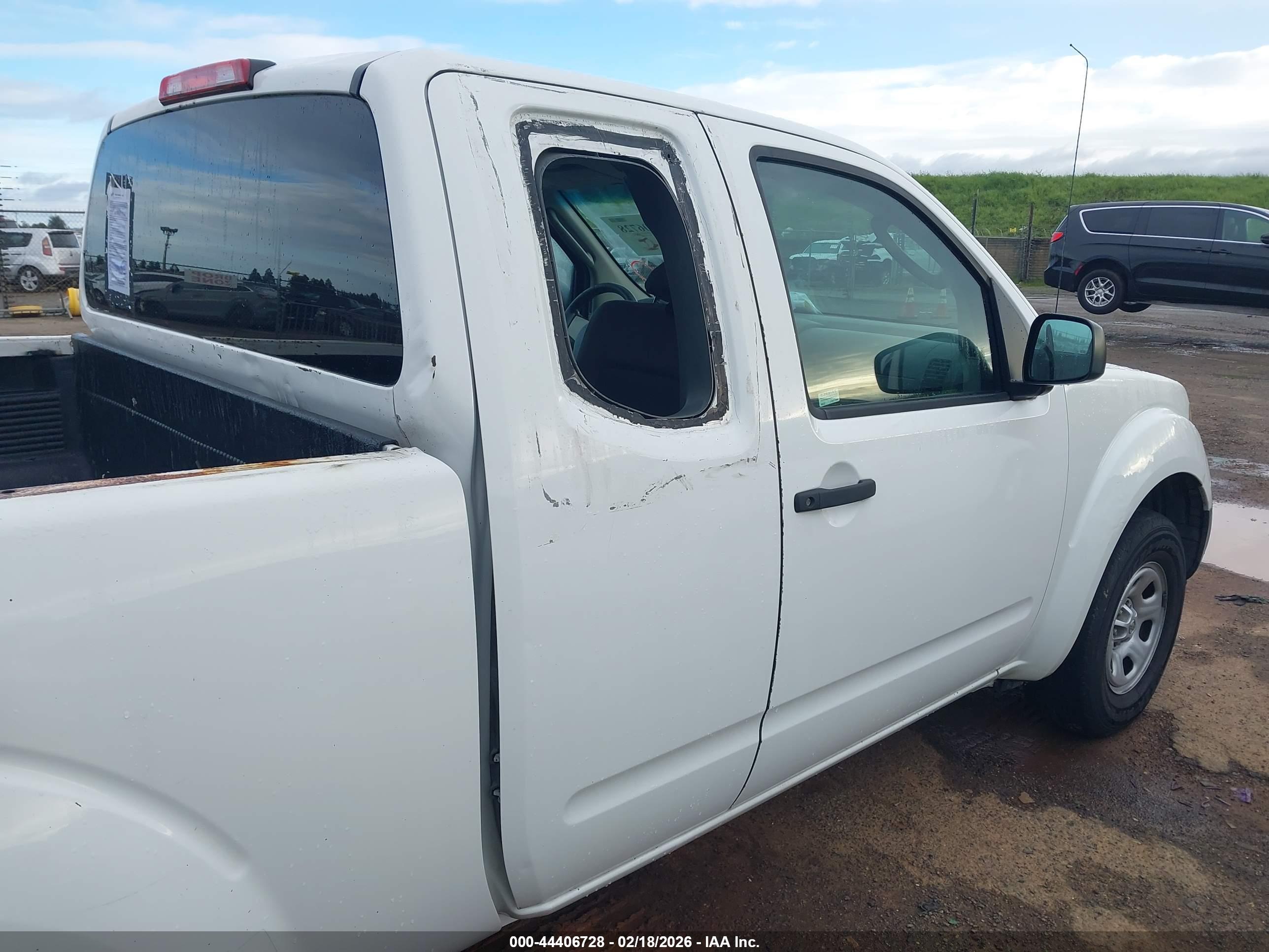 NISSAN FRONTIER image 6