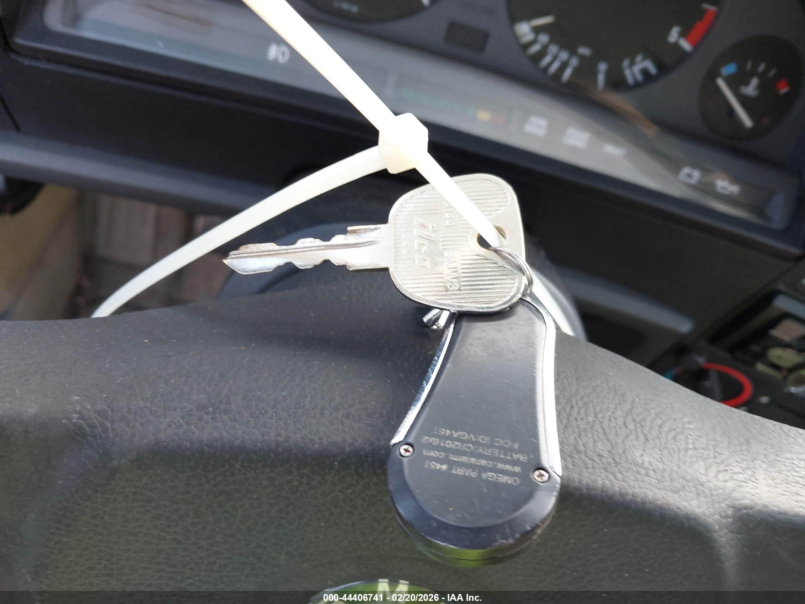 BMW 325 image 11