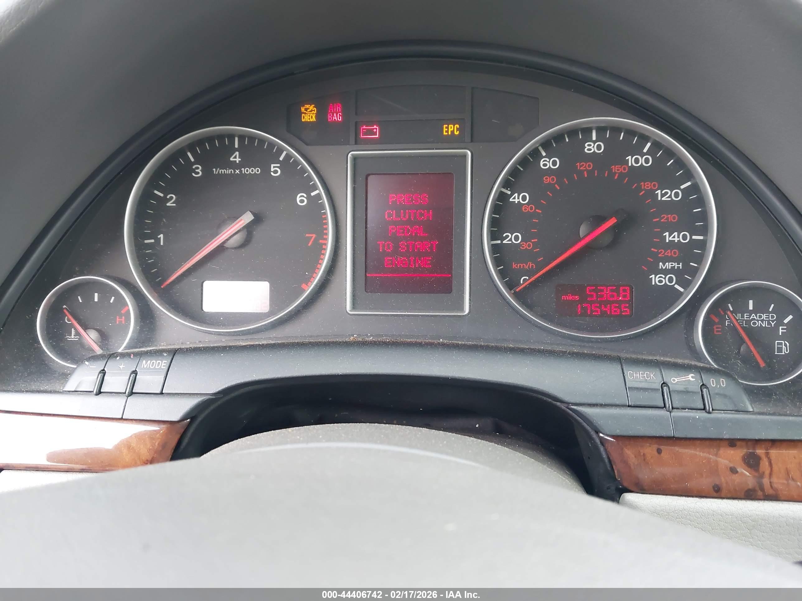 AUDI A4 image 7