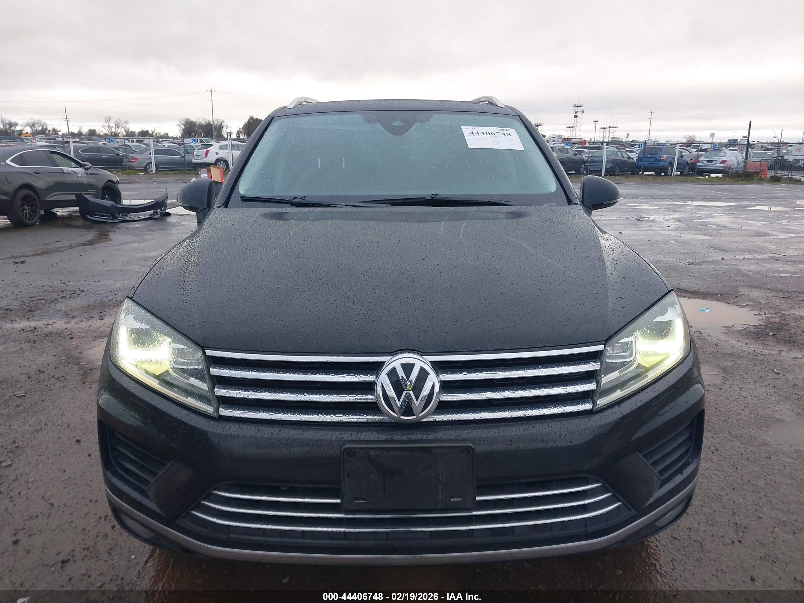 VOLKSWAGEN TOUAREG image 6