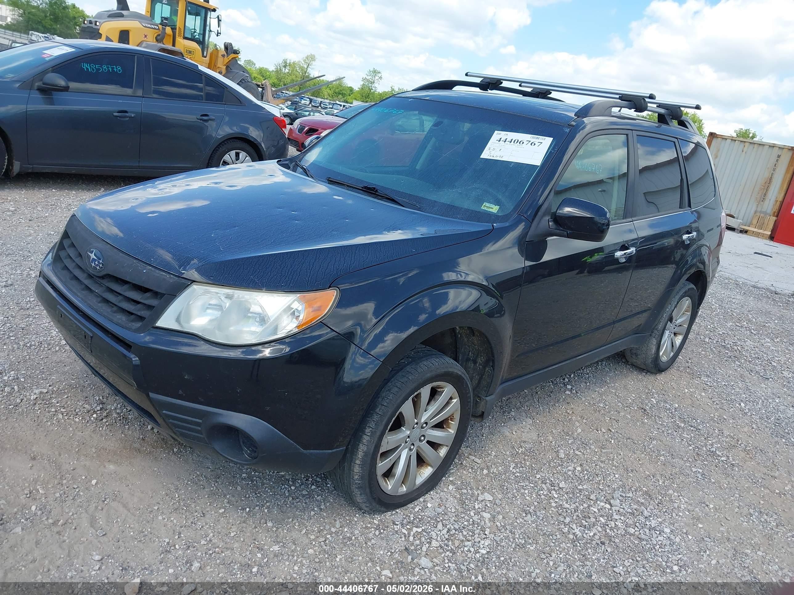 SUBARU FORESTER image 2