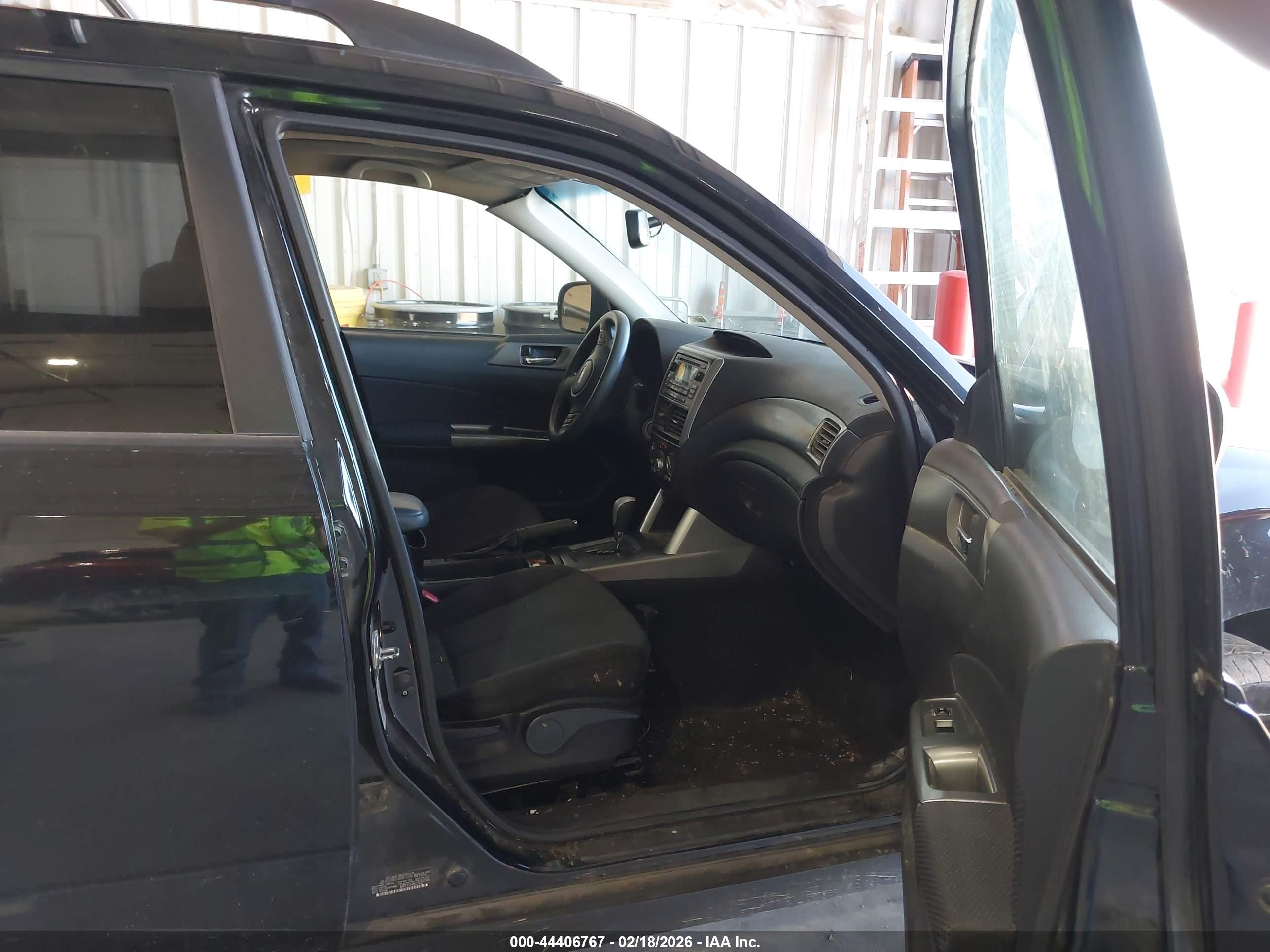 SUBARU FORESTER image 5