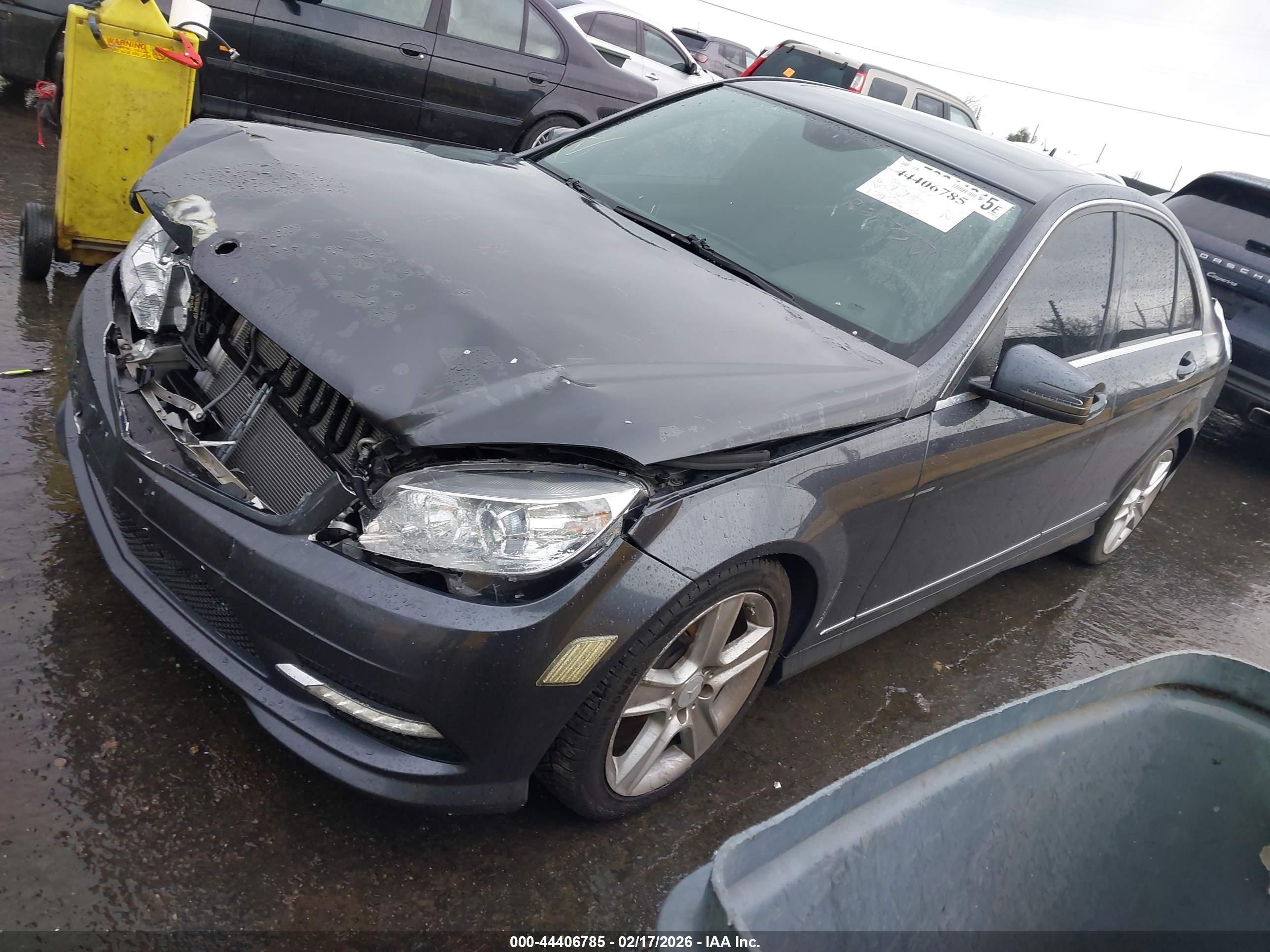 MERCEDES-BENZ C image 2