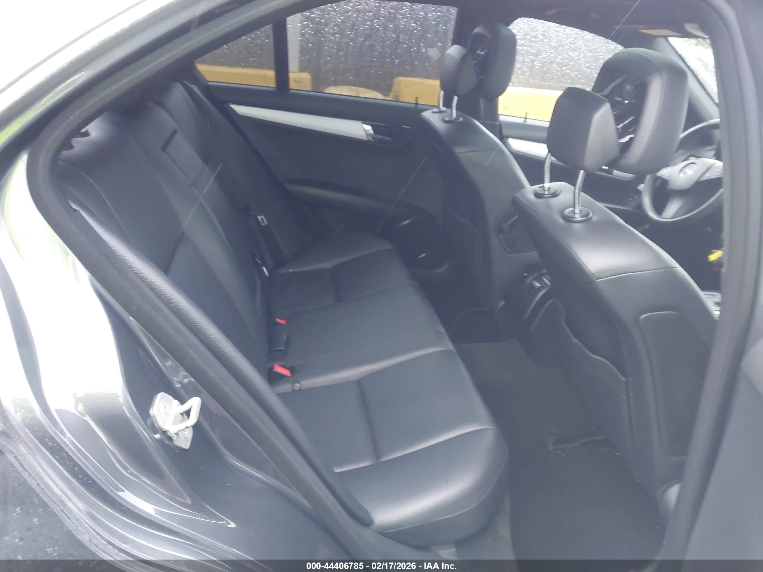 MERCEDES-BENZ C image 8