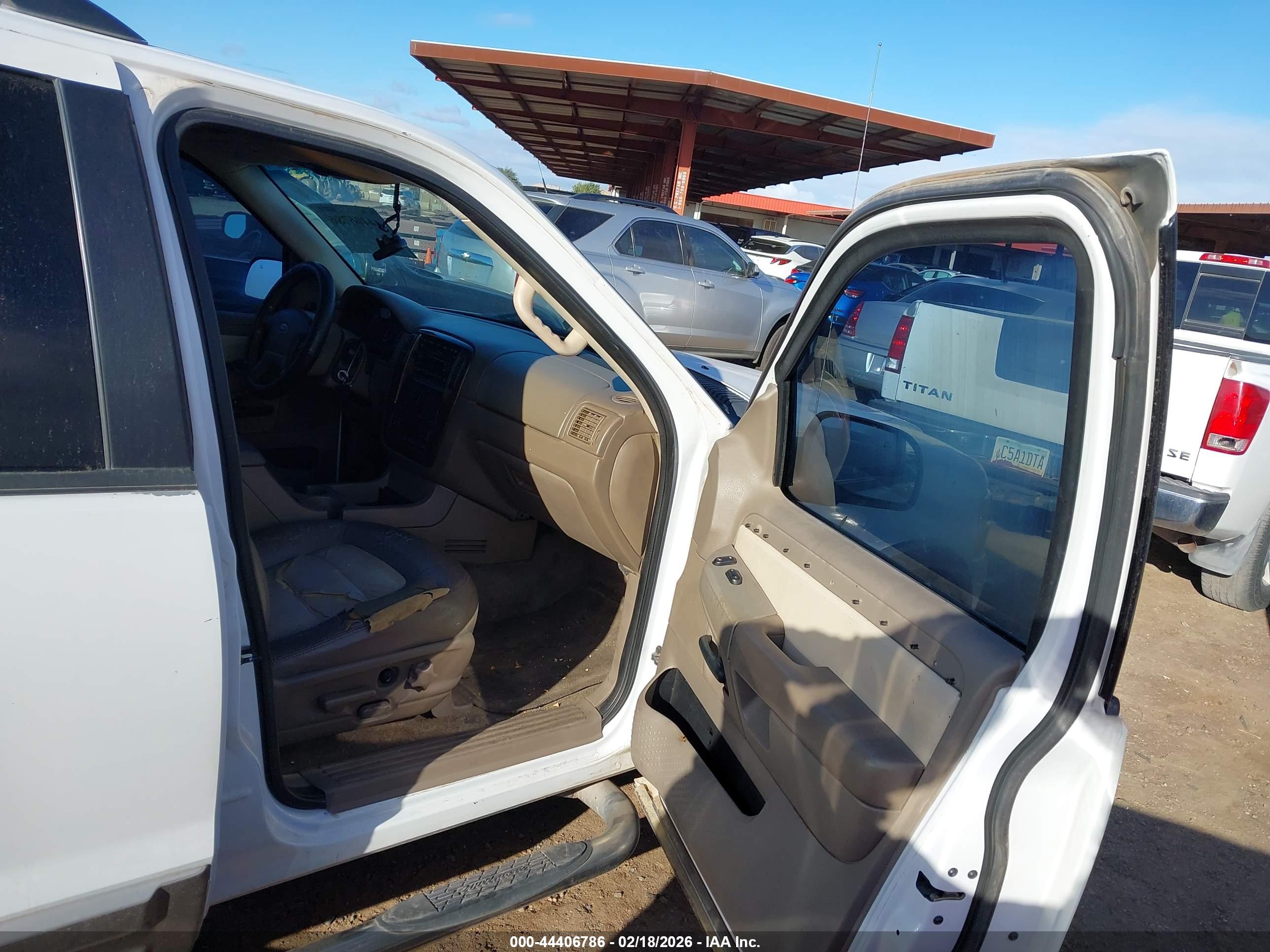FORD EXPLORER image 5