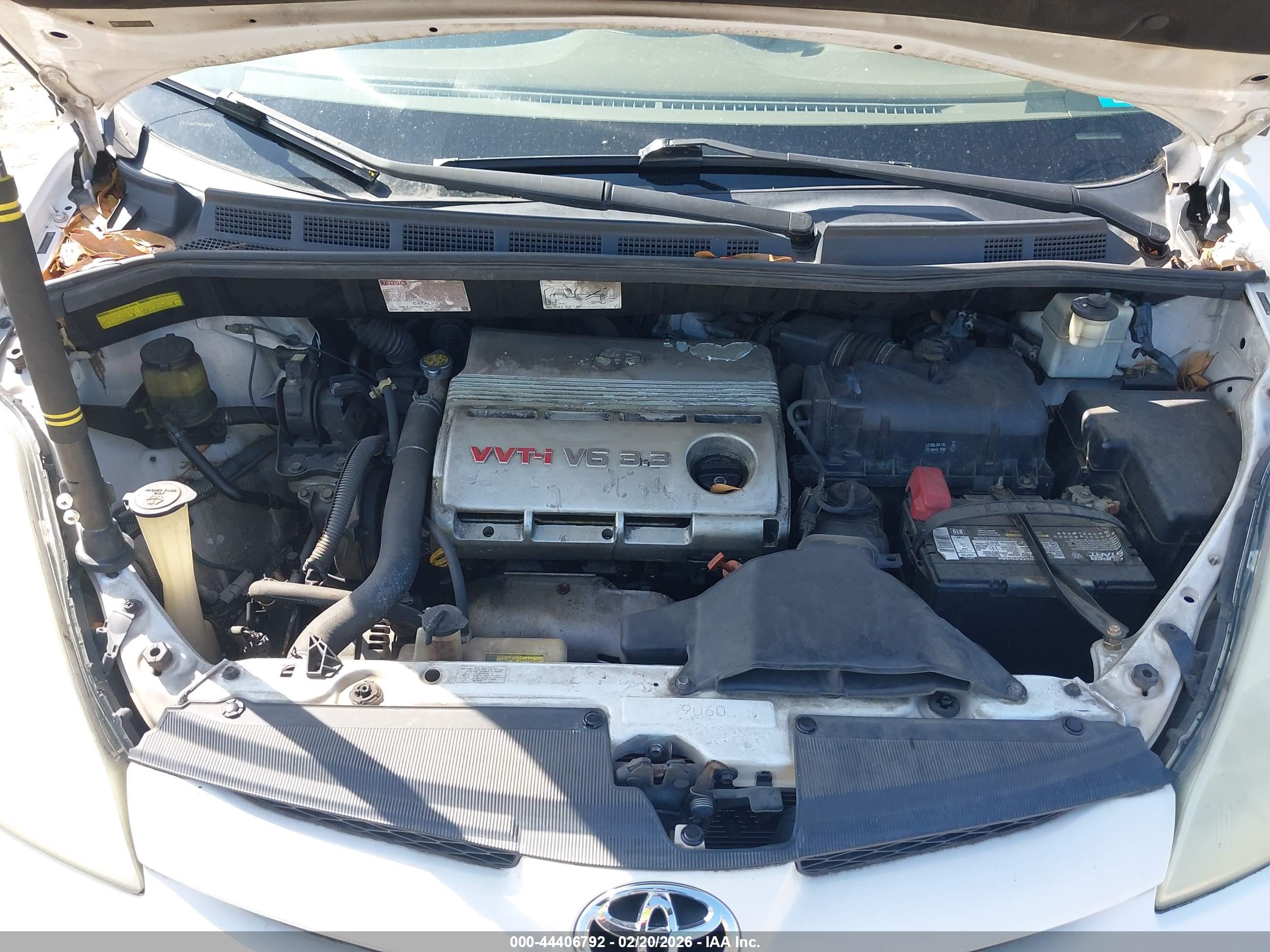 TOYOTA SIENNA image 10