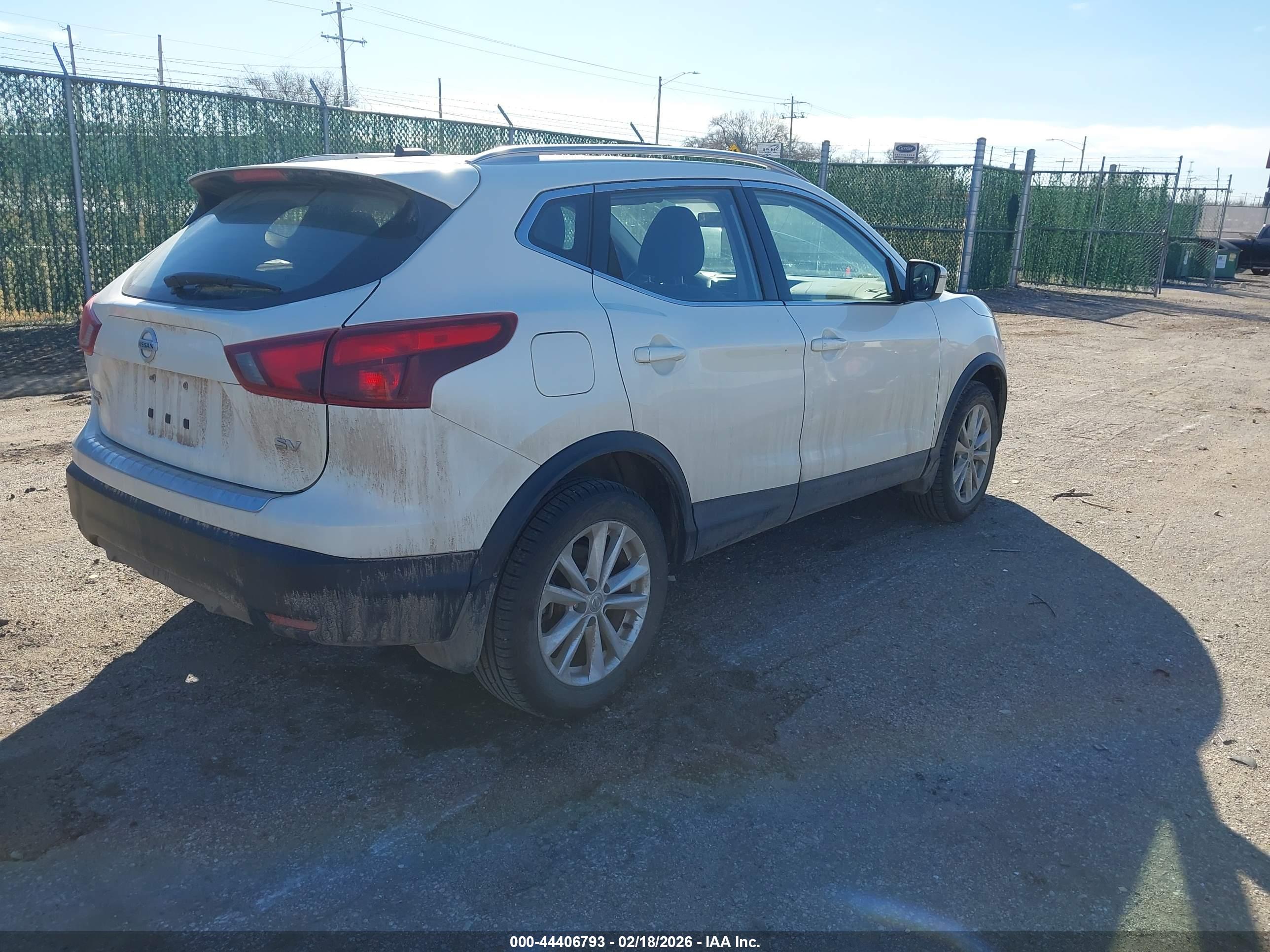 NISSAN ROGUE image 4