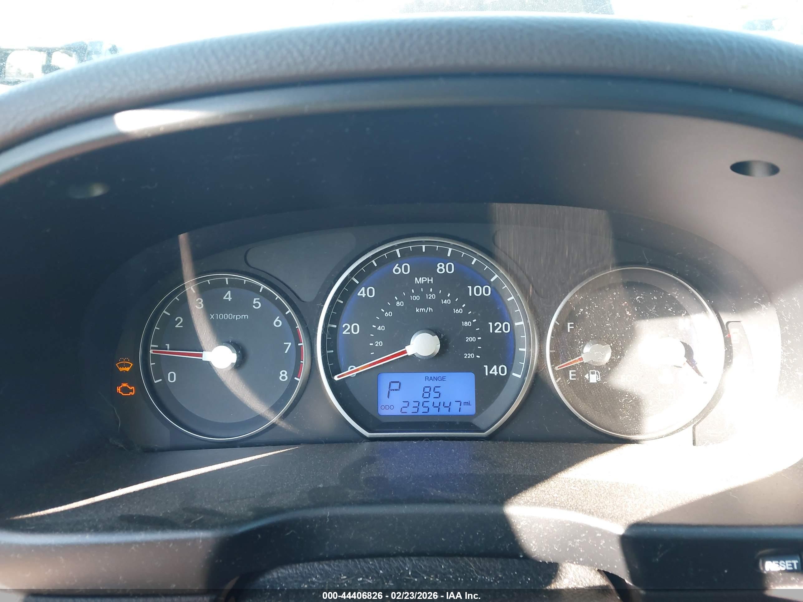 HYUNDAI SANTA image 7