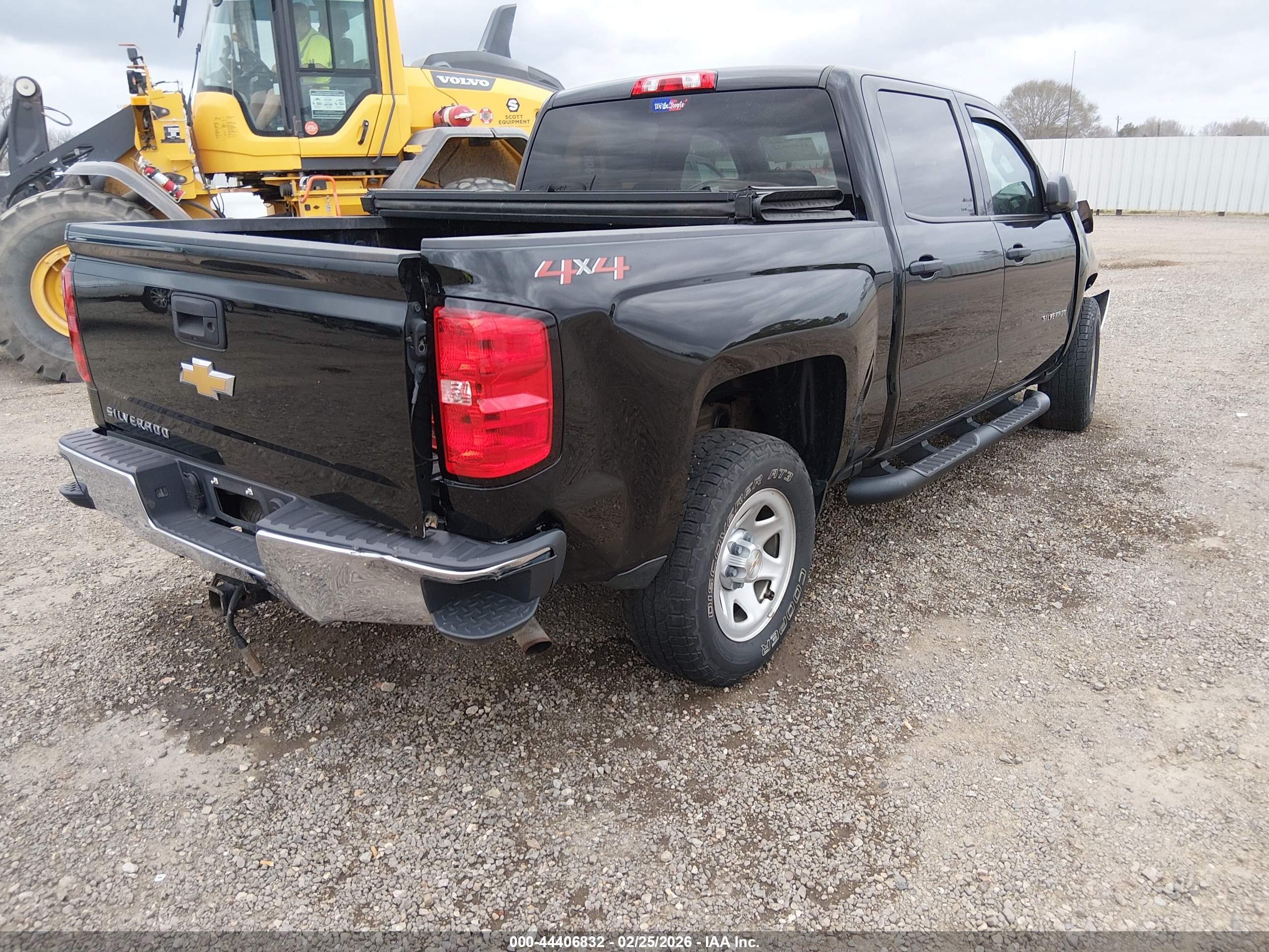 CHEVROLET SILVERADO image 4