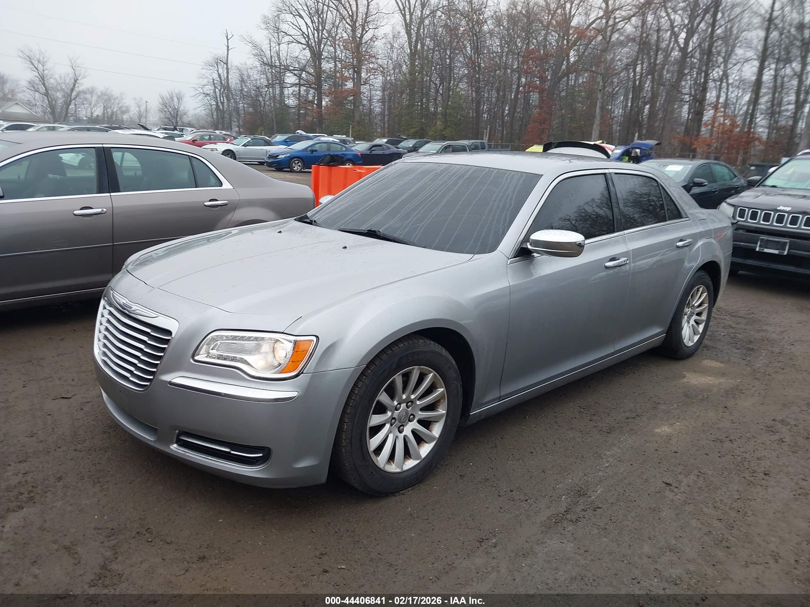 CHRYSLER 300 image 2