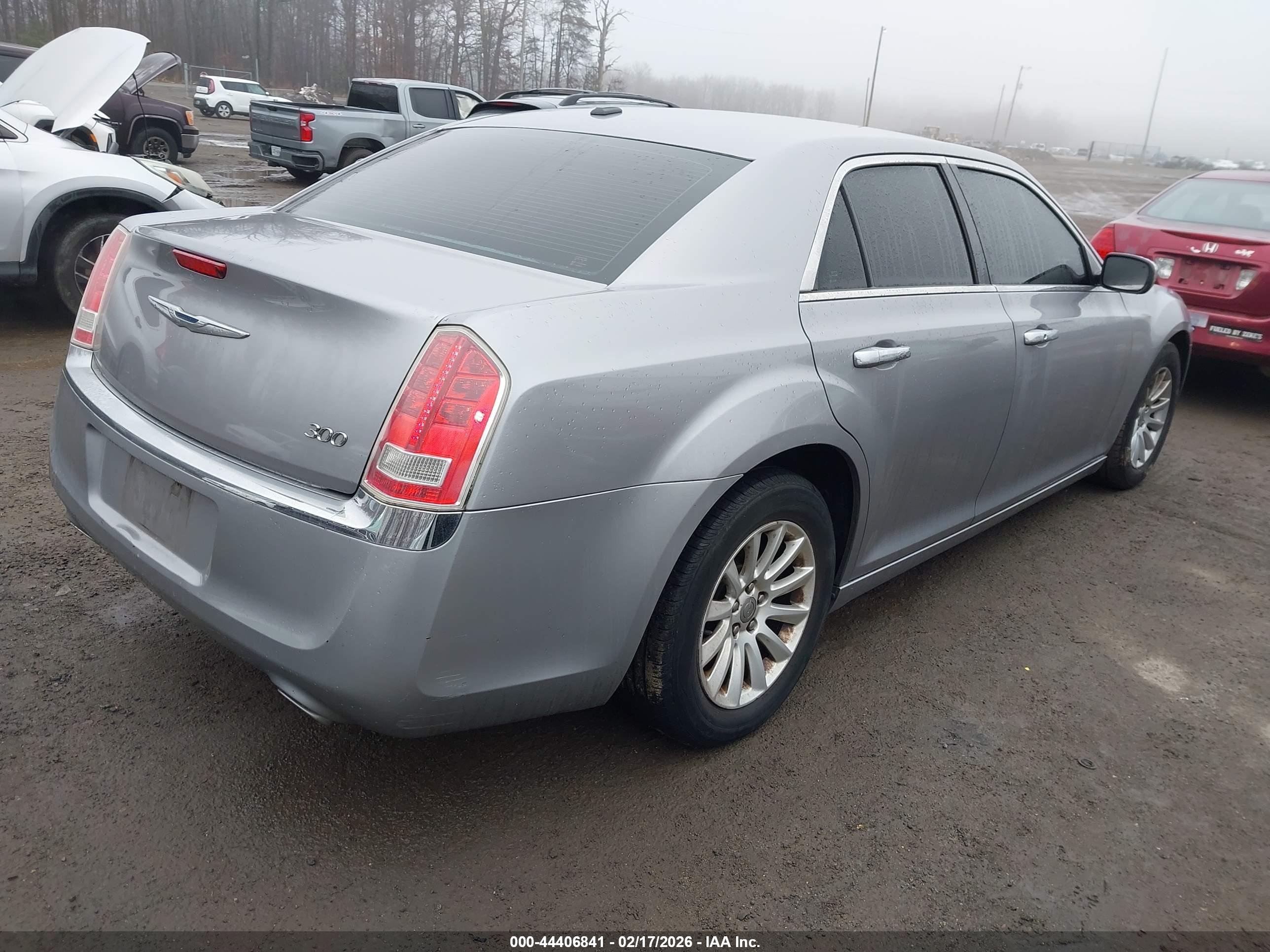 CHRYSLER 300 image 4
