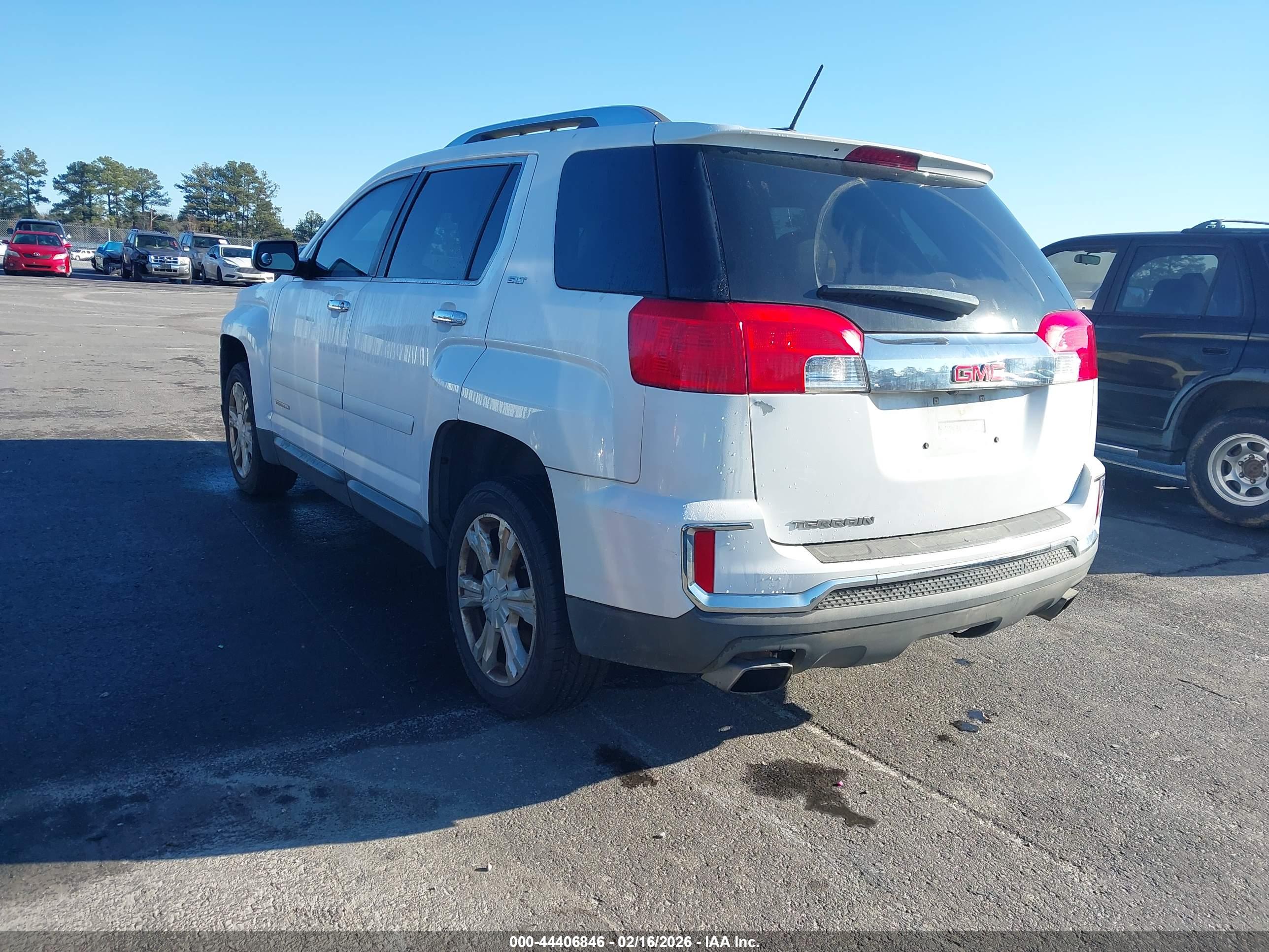 GMC TERRAIN image 3