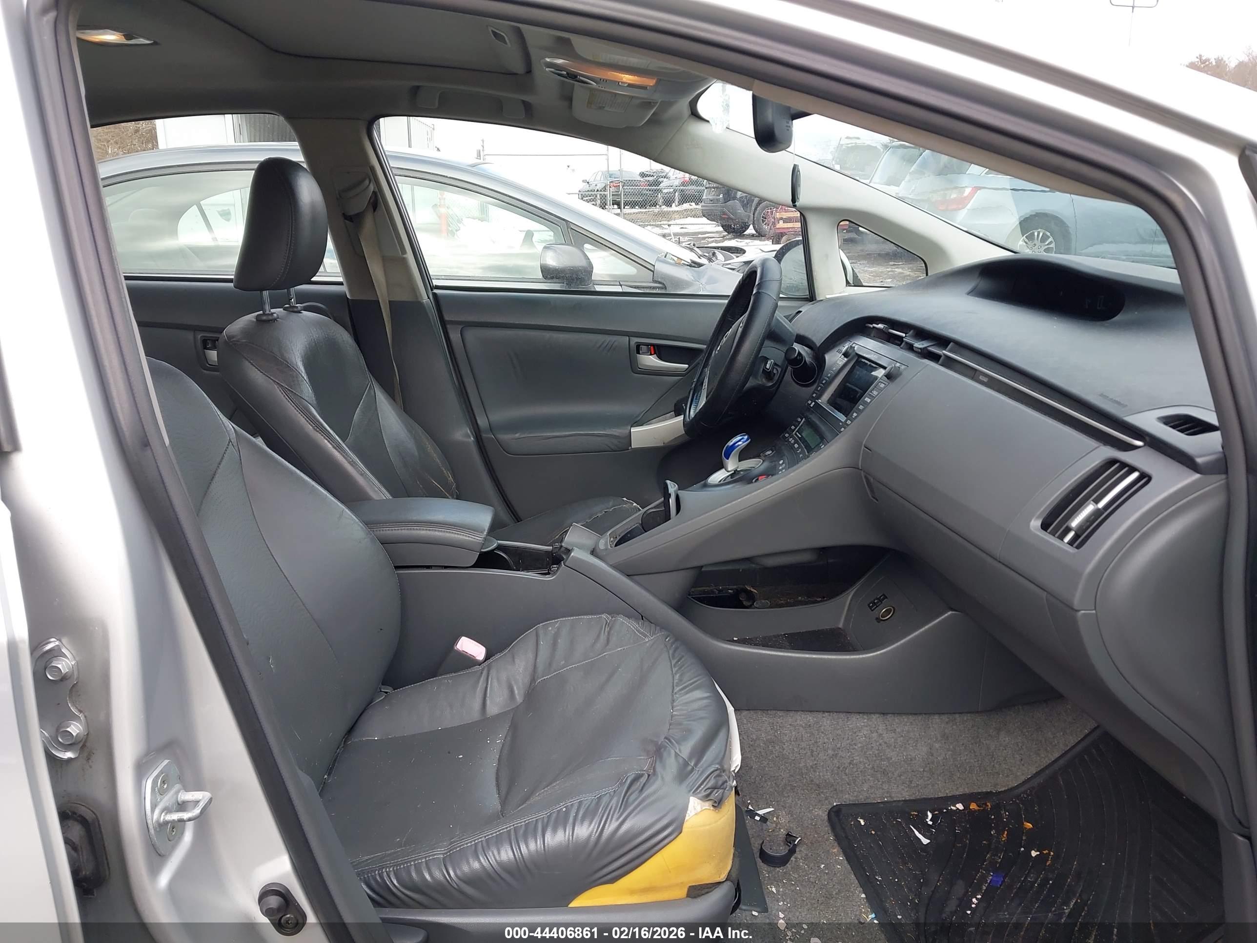 TOYOTA PRIUS image 5