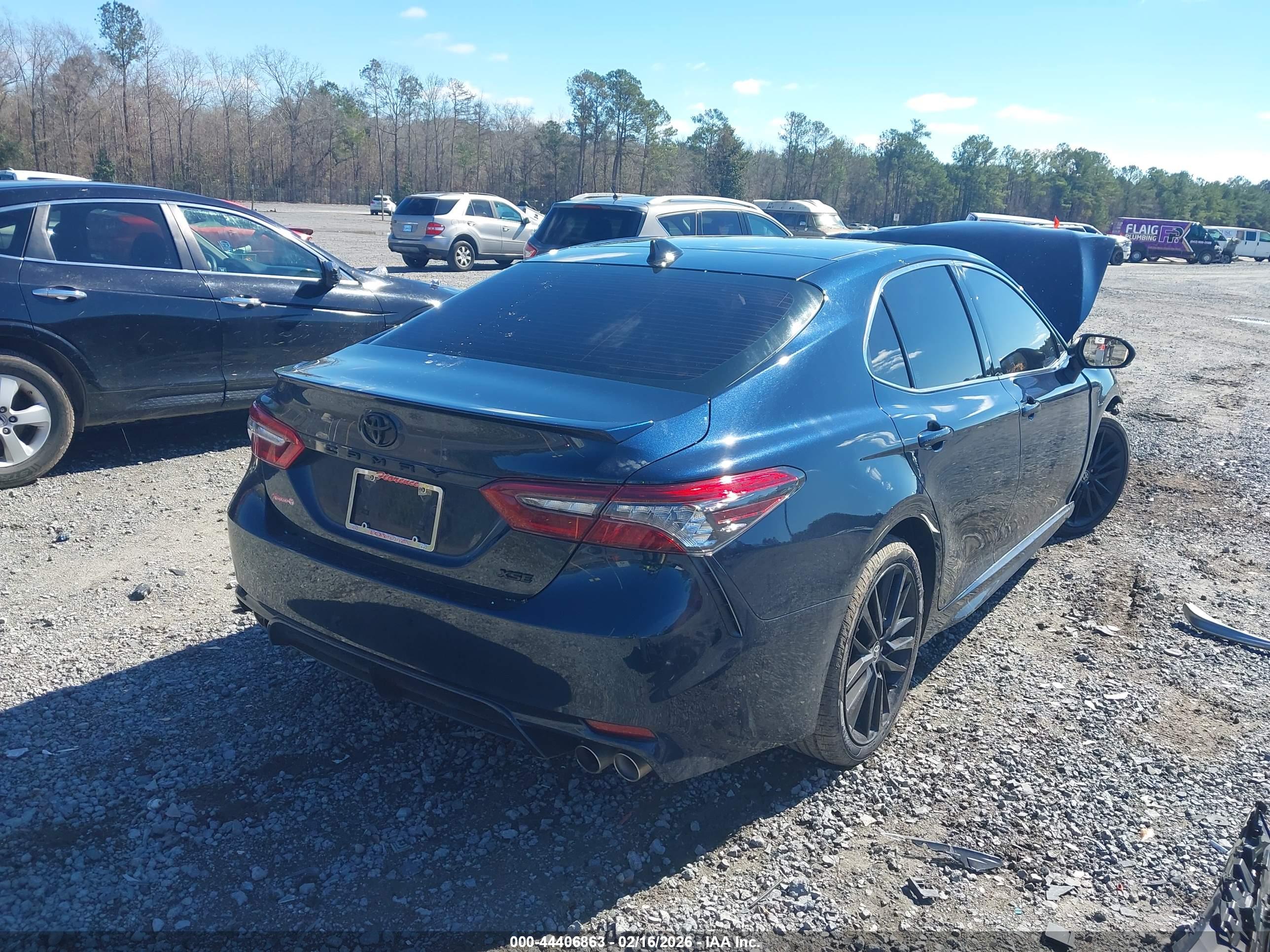 TOYOTA CAMRY image 4