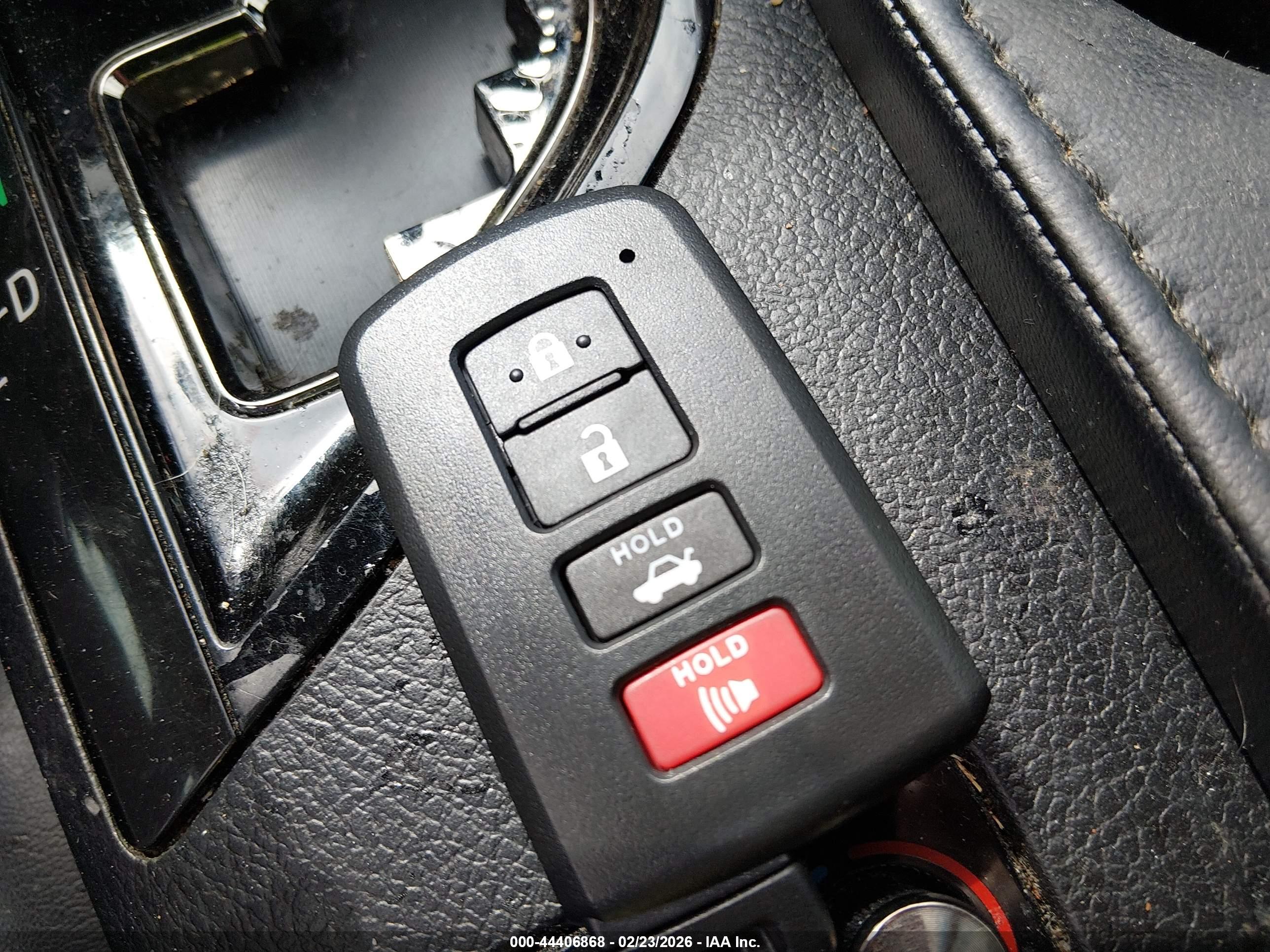 TOYOTA AVALON image 11