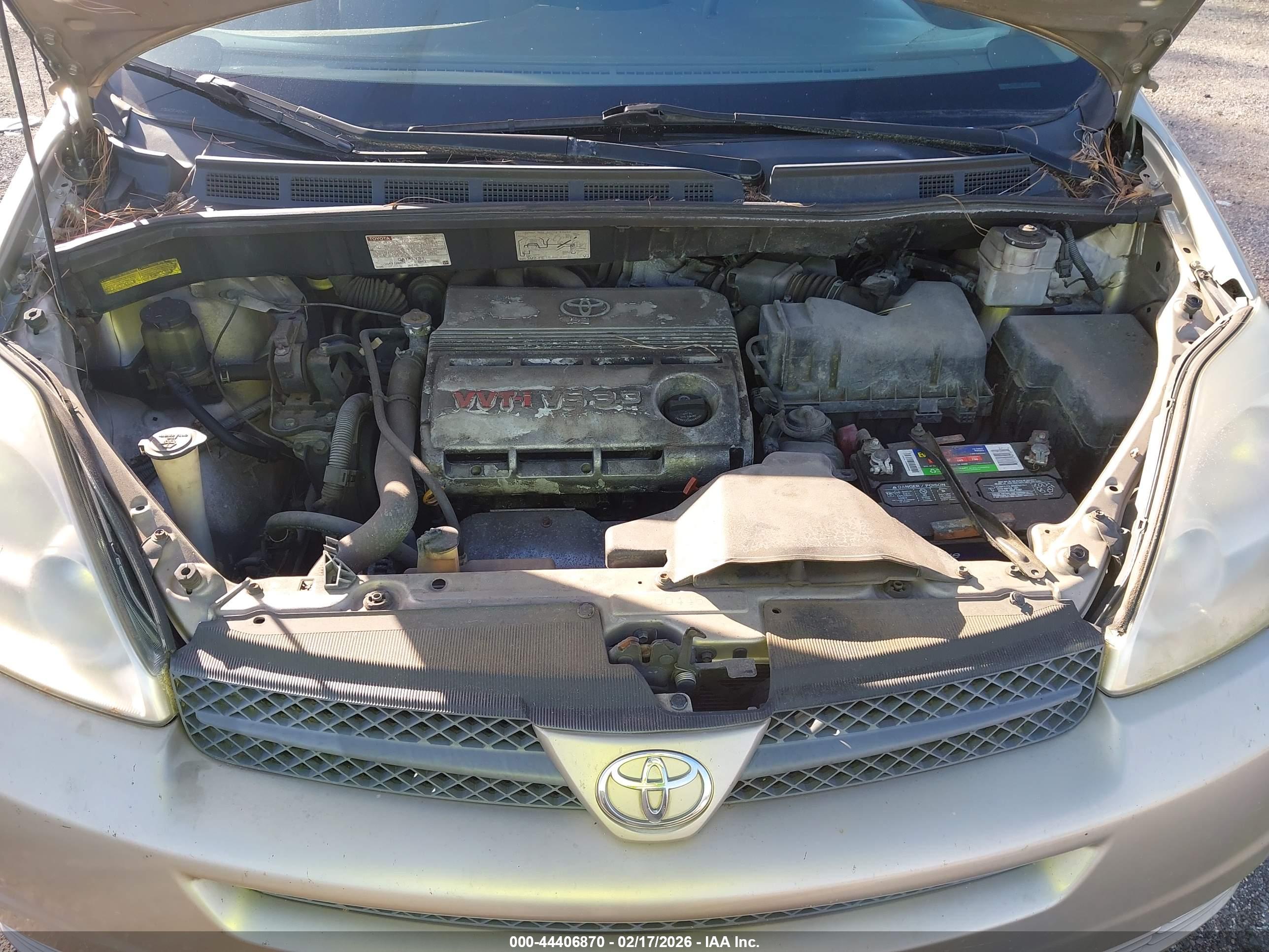 TOYOTA SIENNA image 10