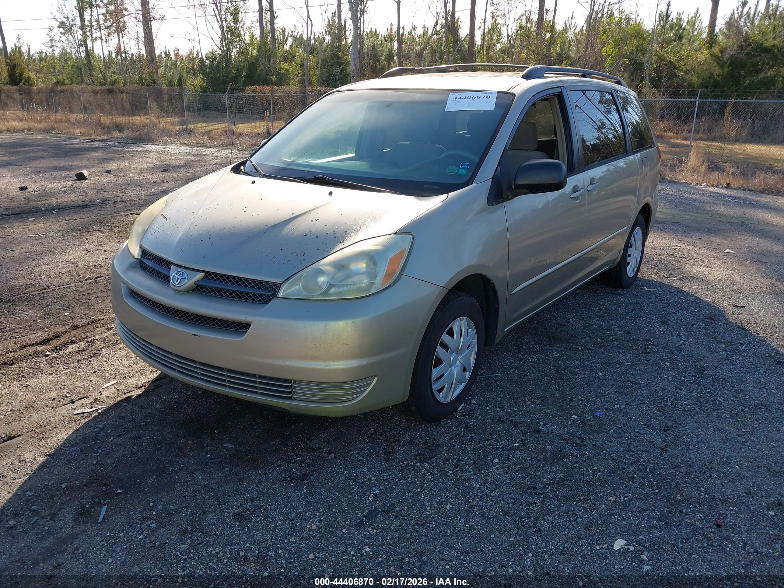 TOYOTA SIENNA image 2
