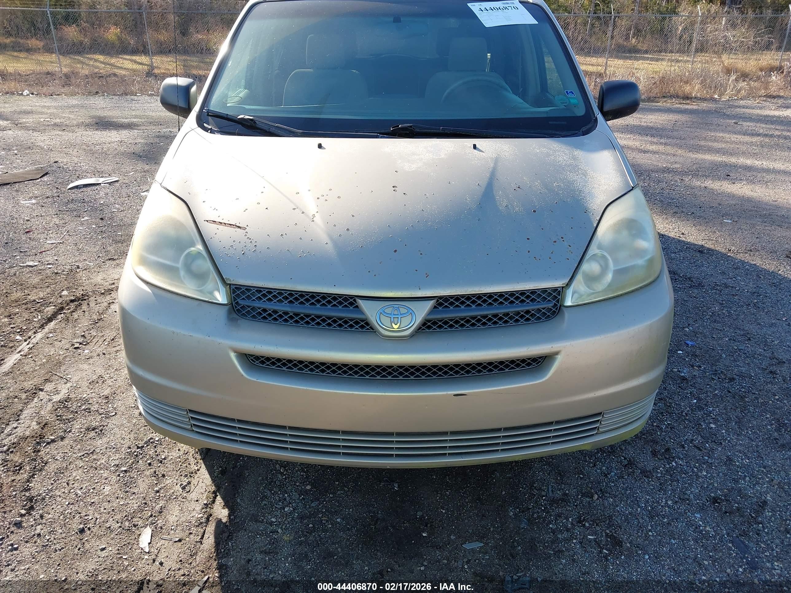 TOYOTA SIENNA image 6