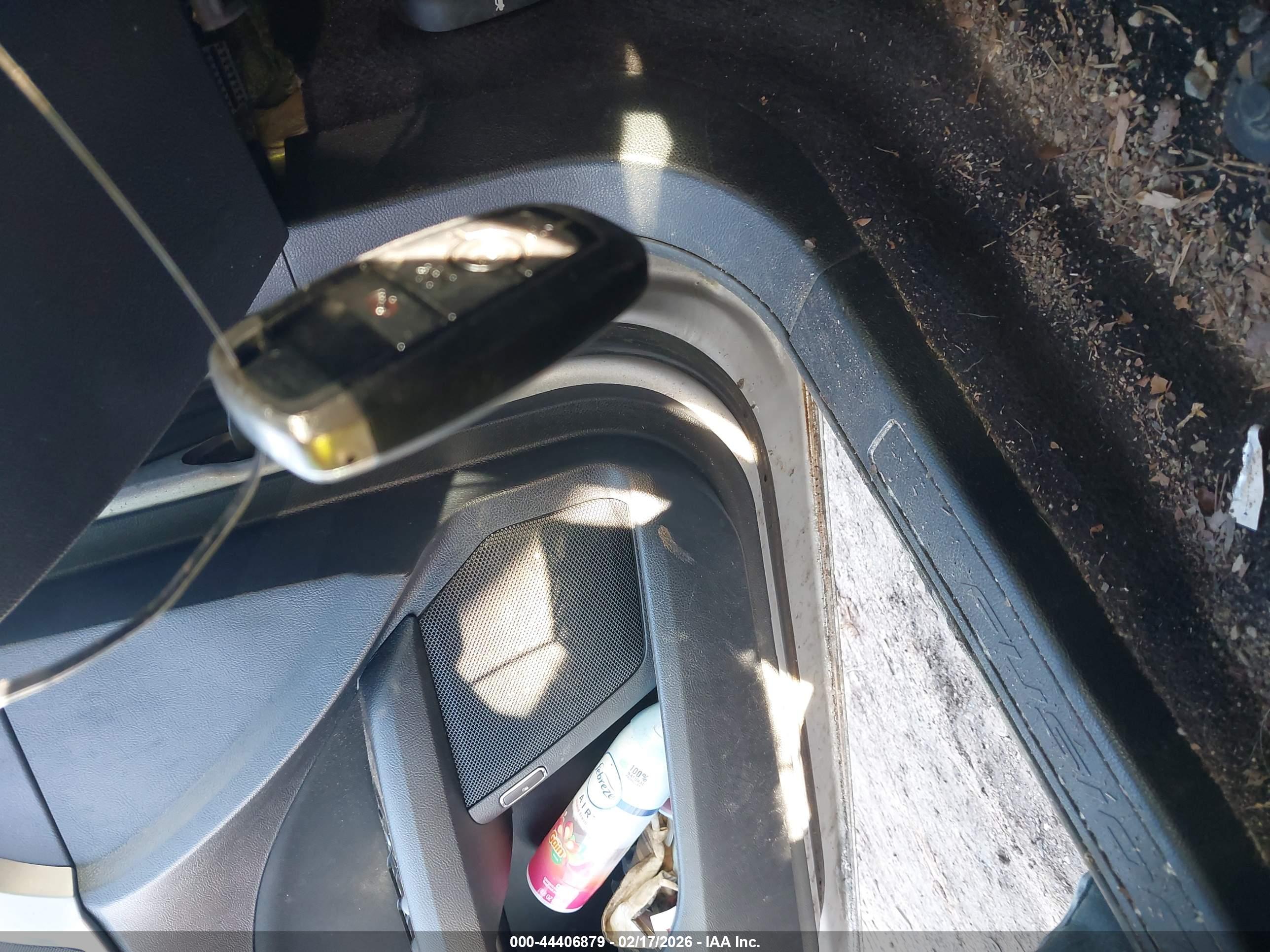 FORD FUSION image 11