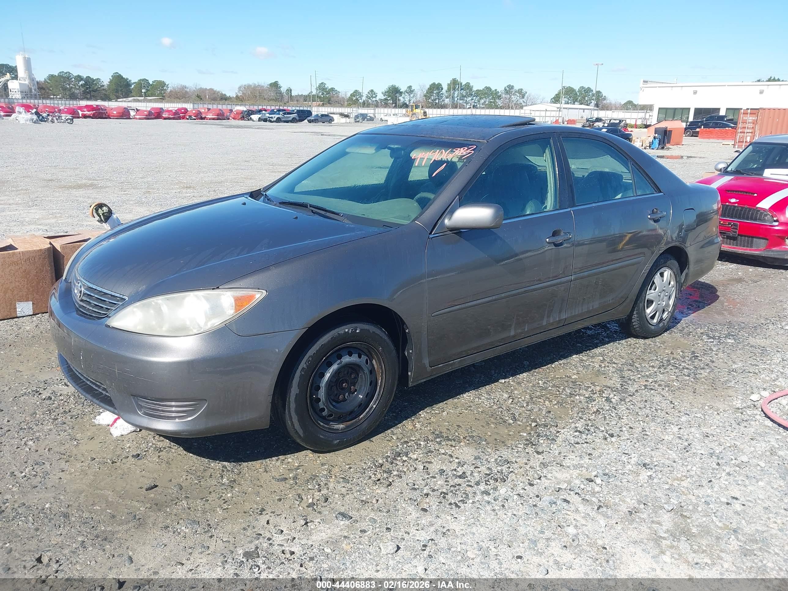 TOYOTA CAMRY image 2