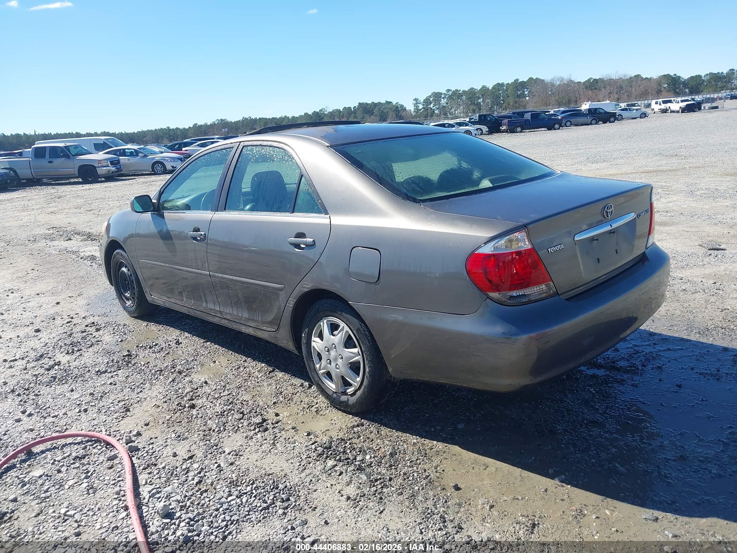 TOYOTA CAMRY image 3