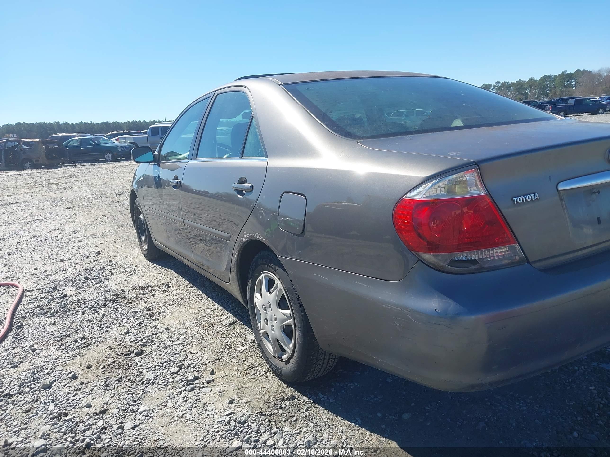 TOYOTA CAMRY image 6