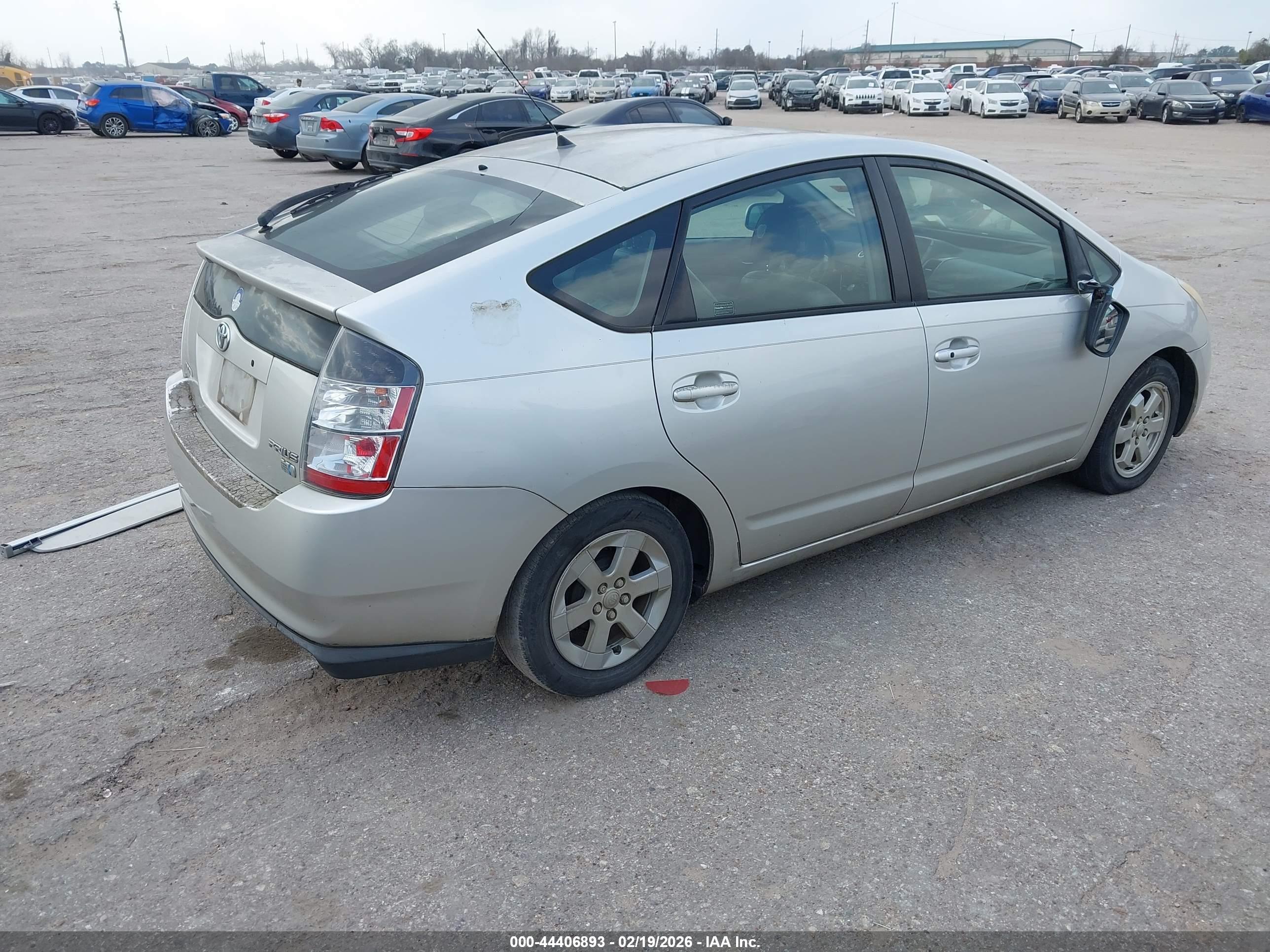 TOYOTA PRIUS image 4