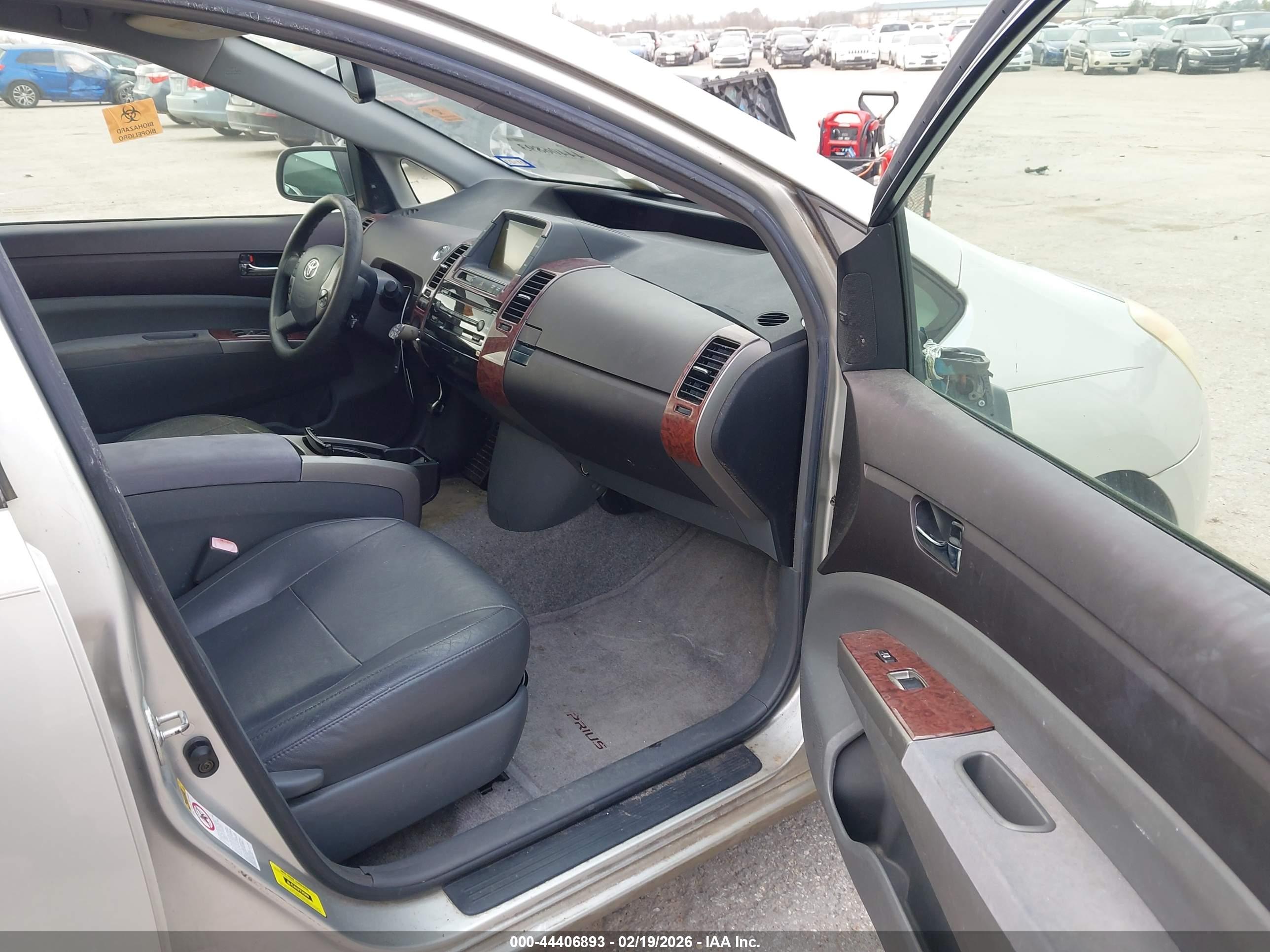 TOYOTA PRIUS image 5