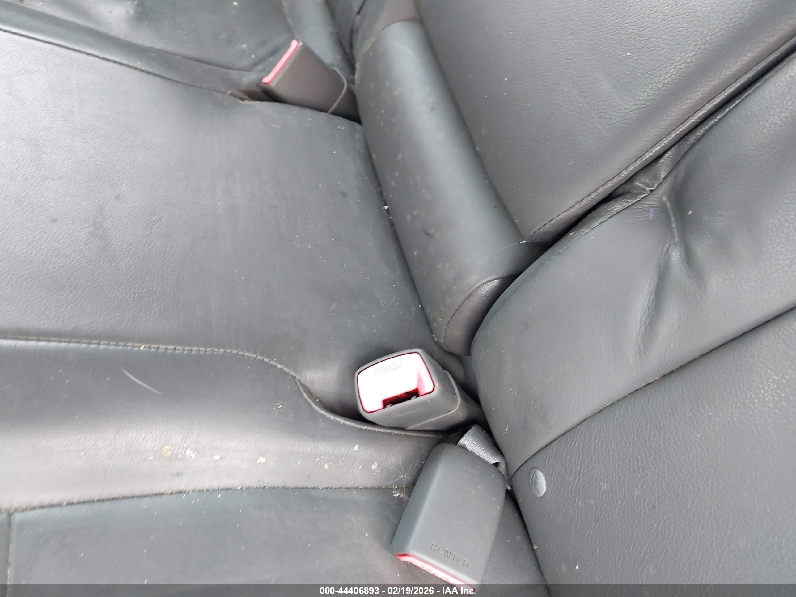 TOYOTA PRIUS image 6