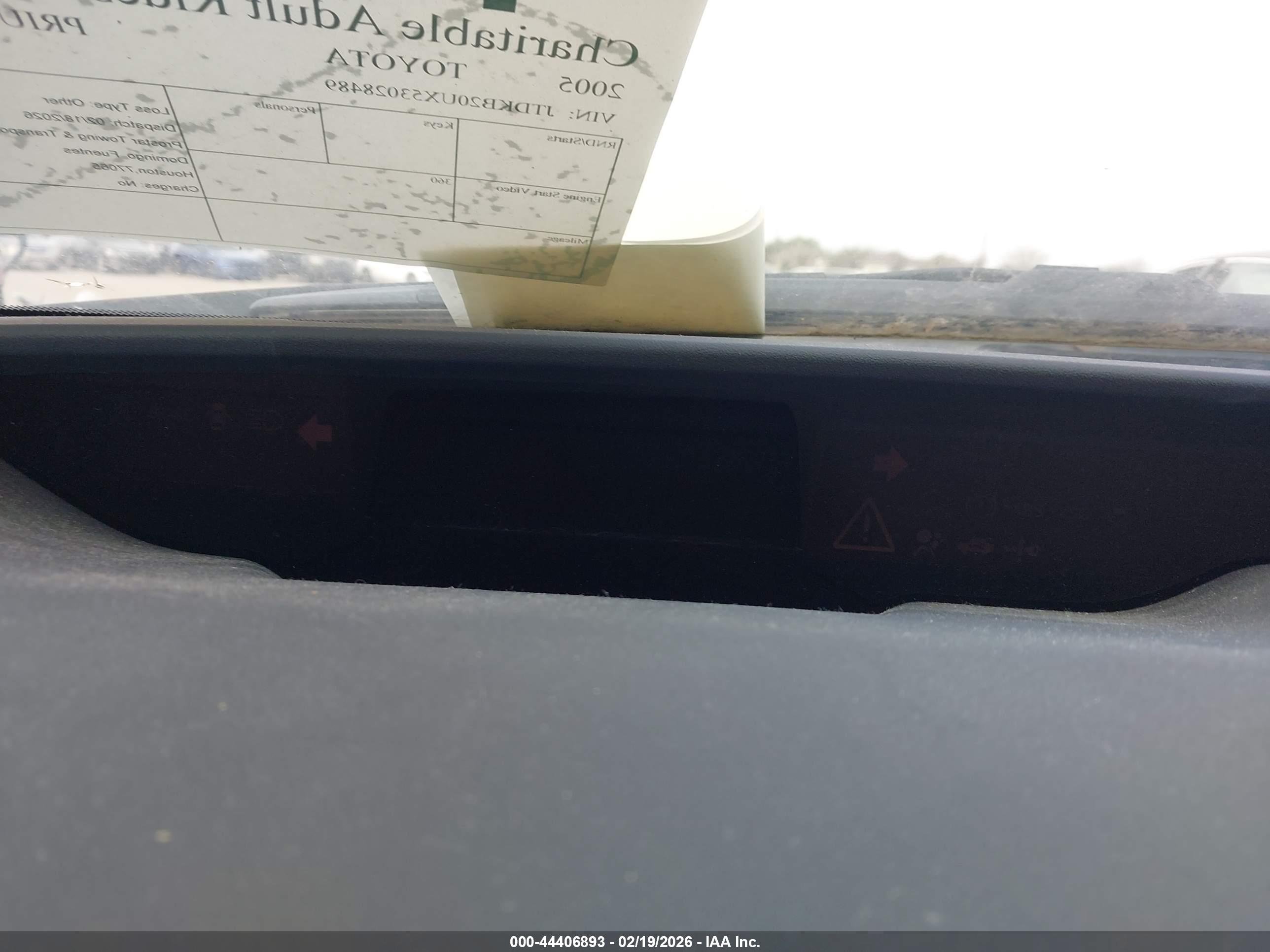 TOYOTA PRIUS image 7
