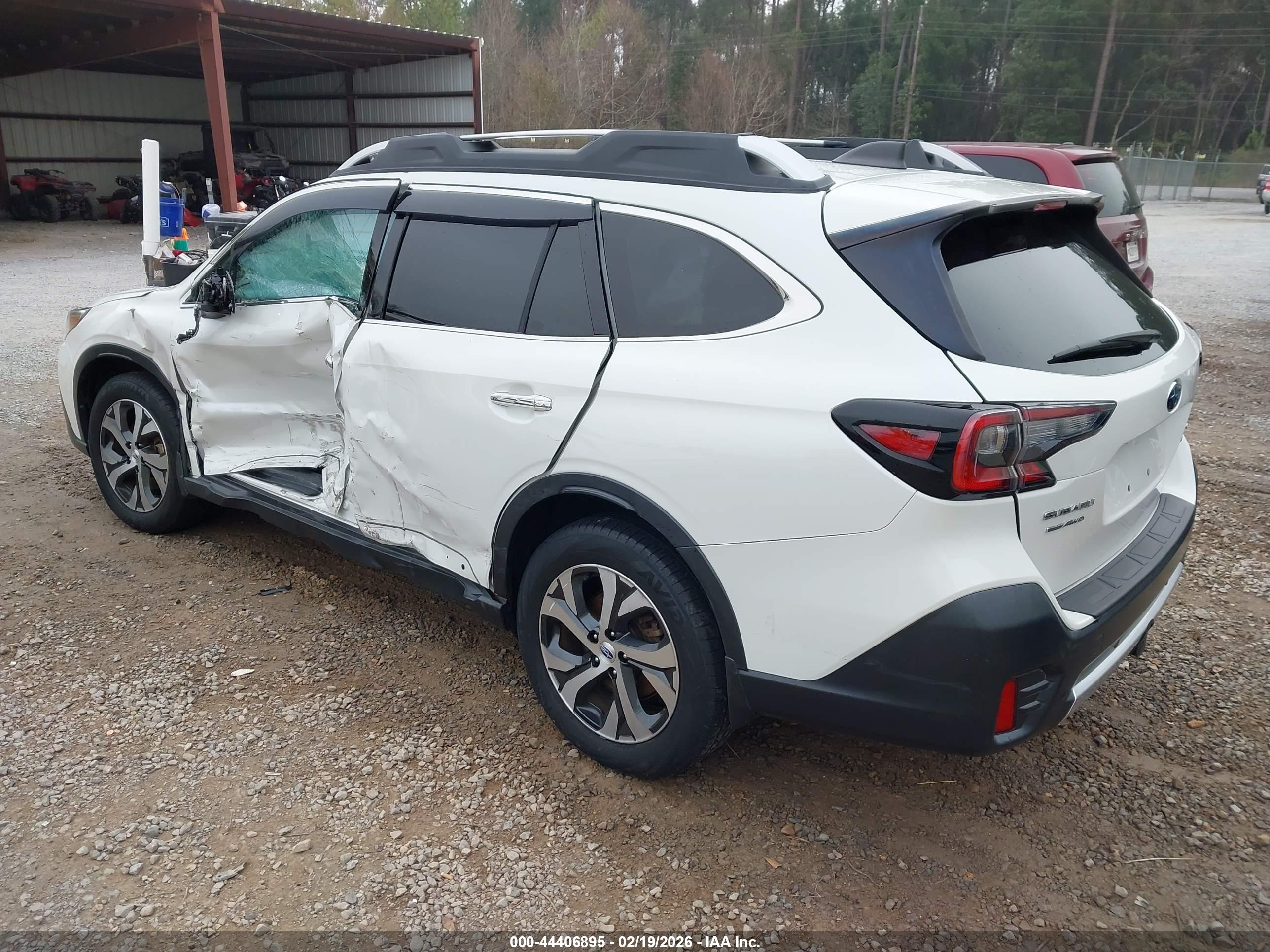 SUBARU OUTBACK image 3